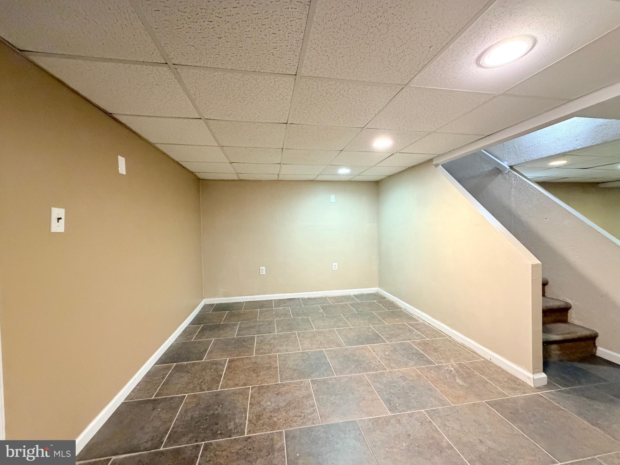 WALNUT HILL - Residential