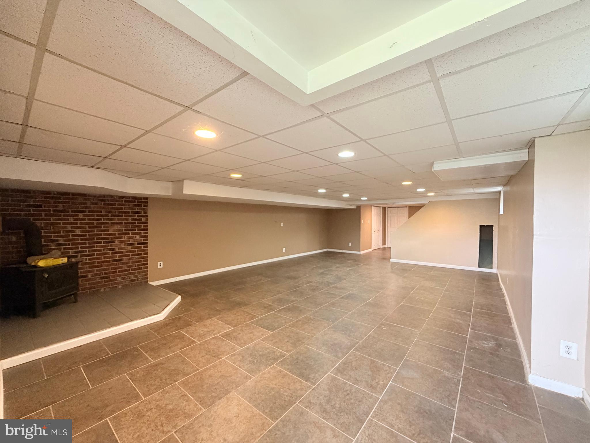 WALNUT HILL - Residential