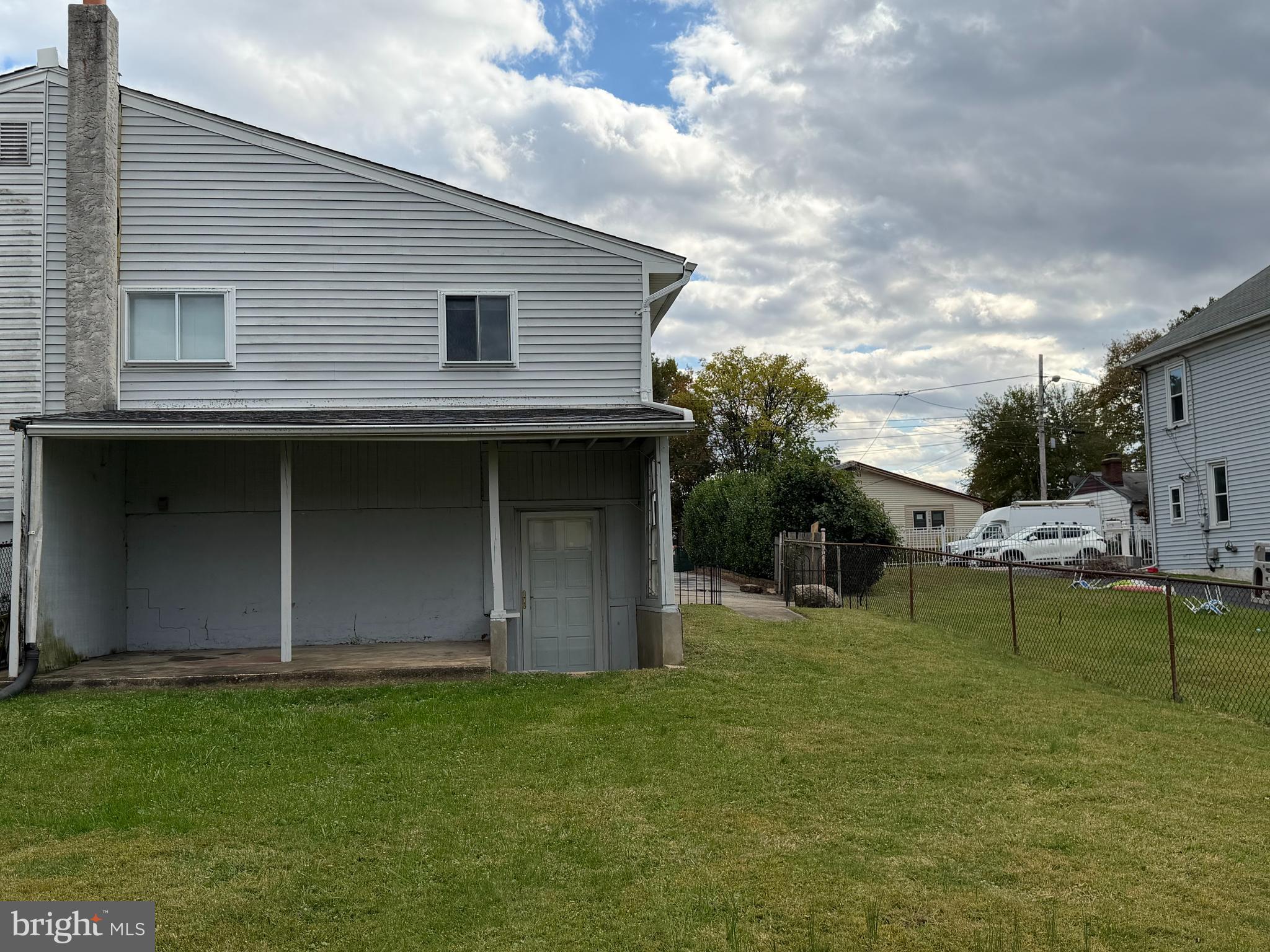 WALNUT HILL - Residential