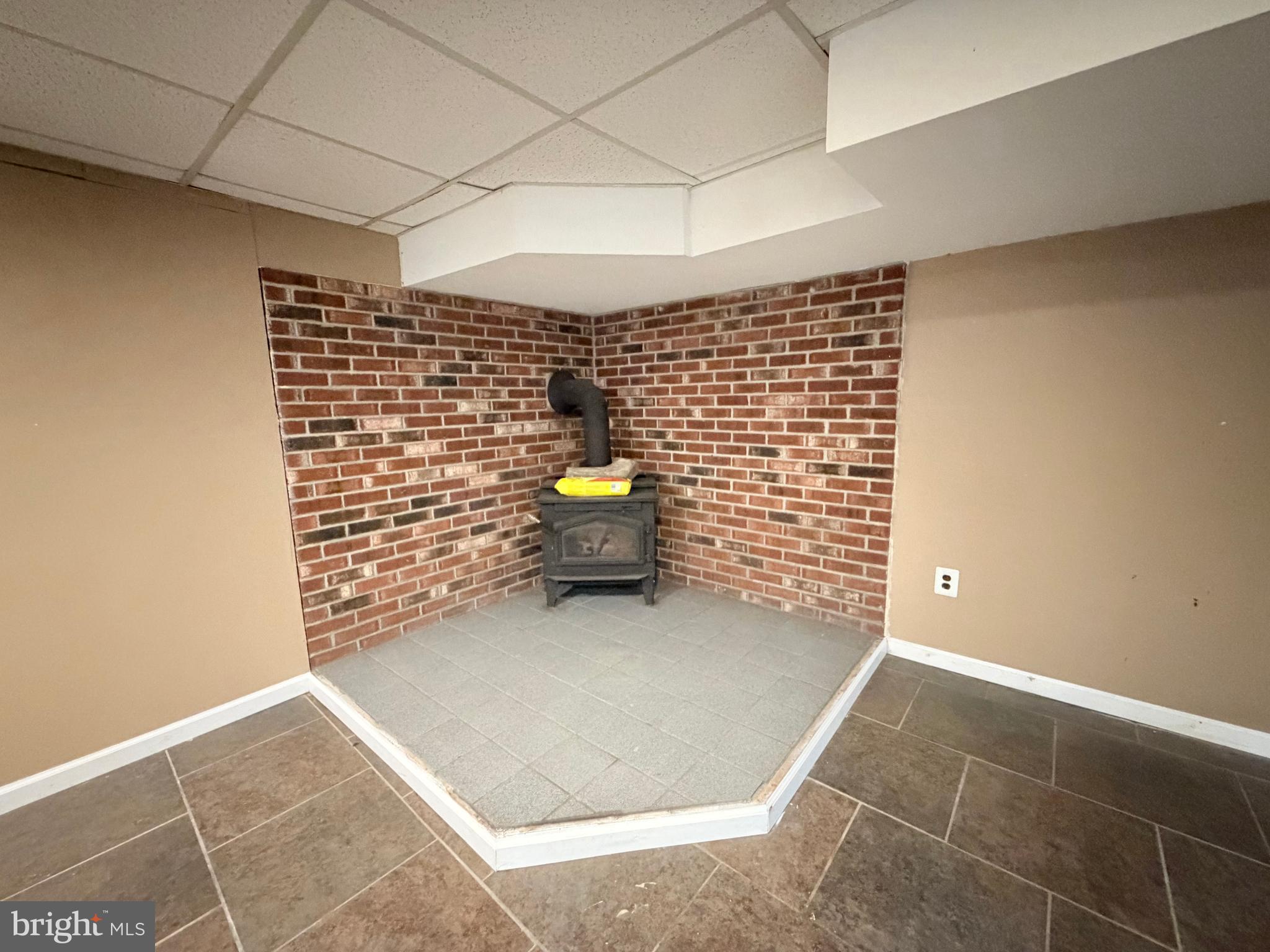 WALNUT HILL - Residential