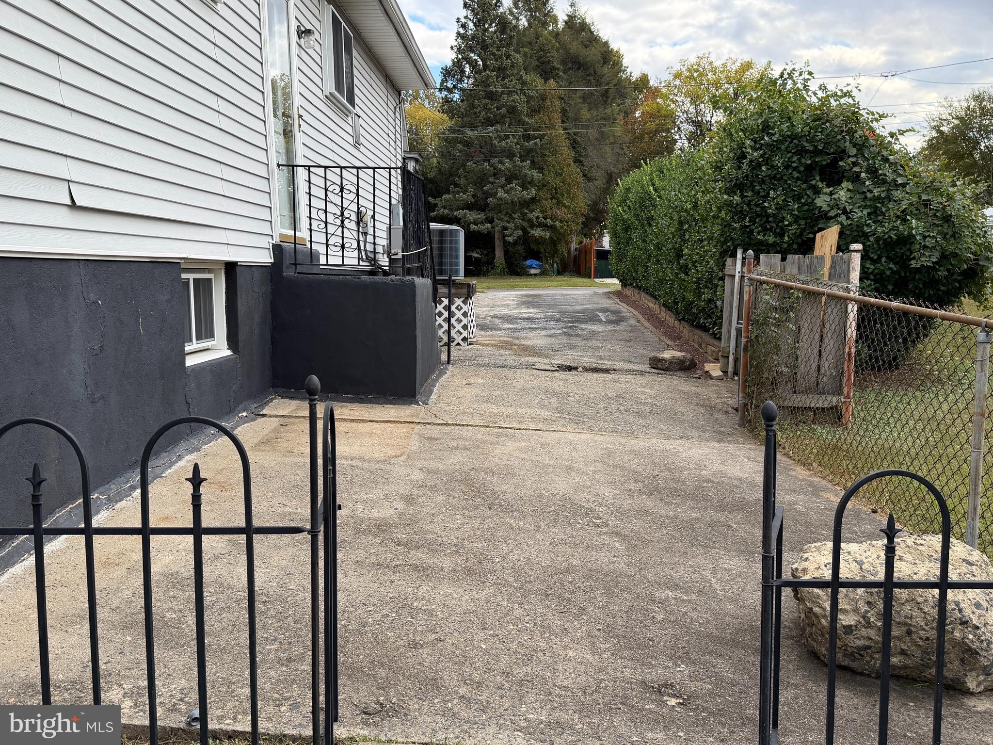 WALNUT HILL - Residential