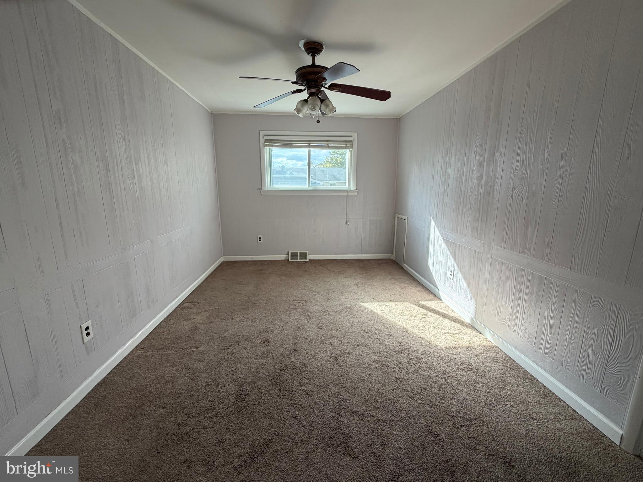 WALNUT HILL - Residential