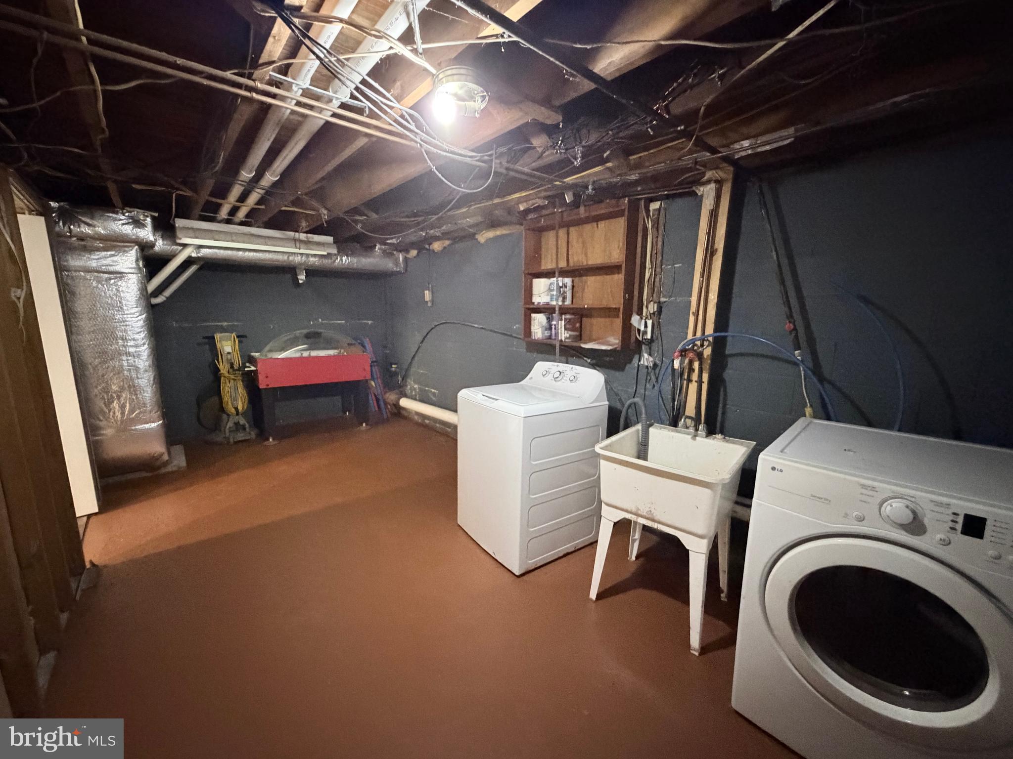 WALNUT HILL - Residential