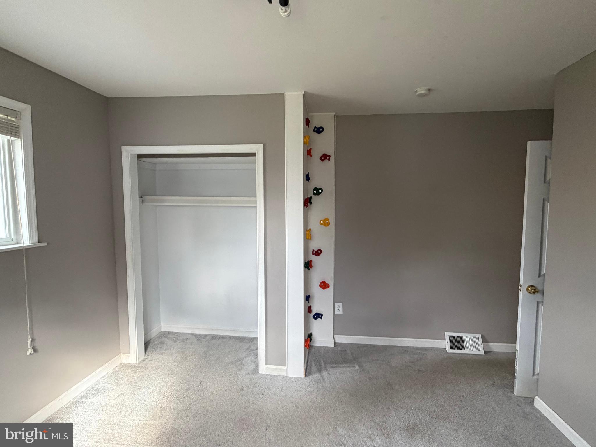 WALNUT HILL - Residential