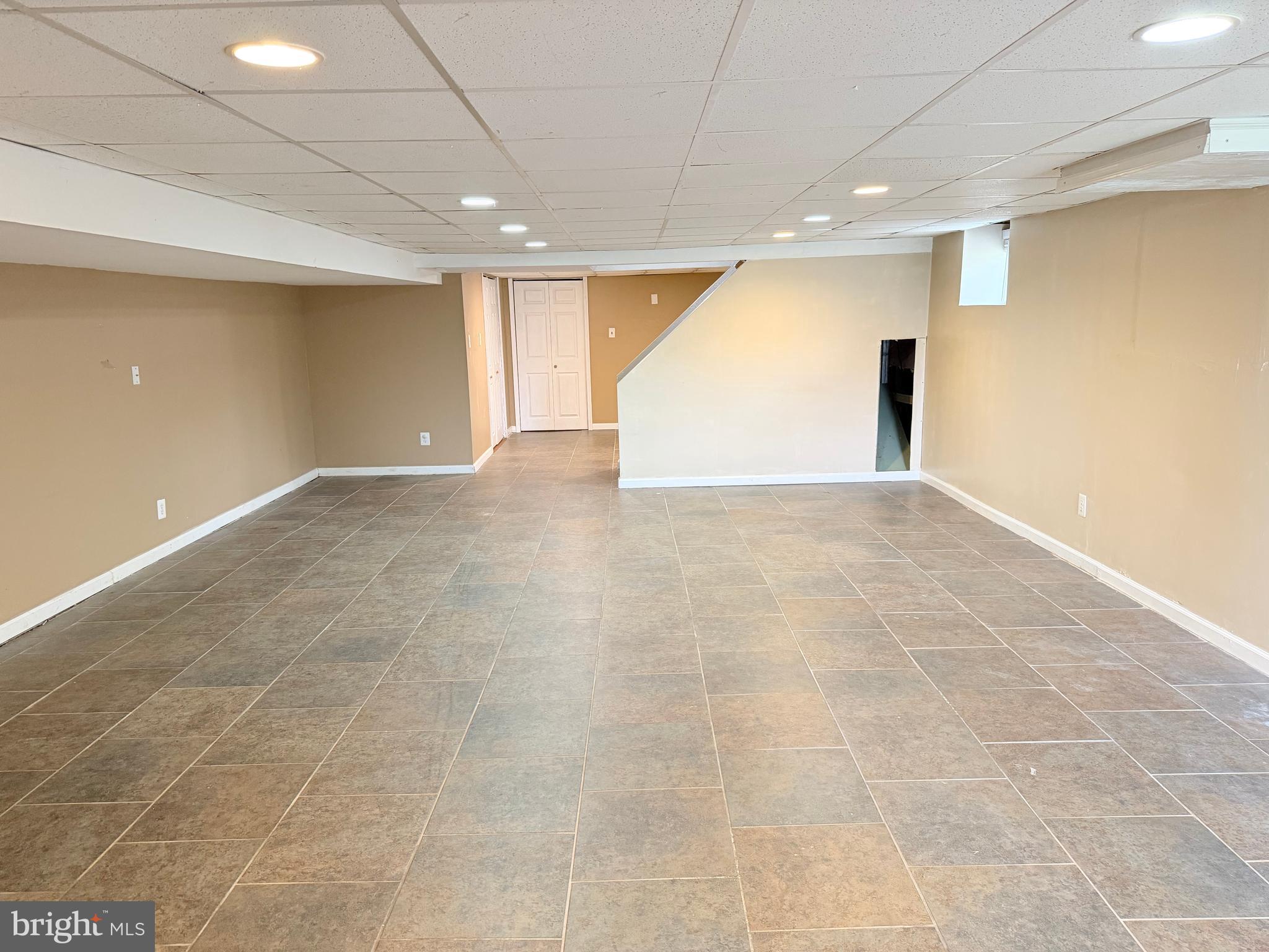 WALNUT HILL - Residential