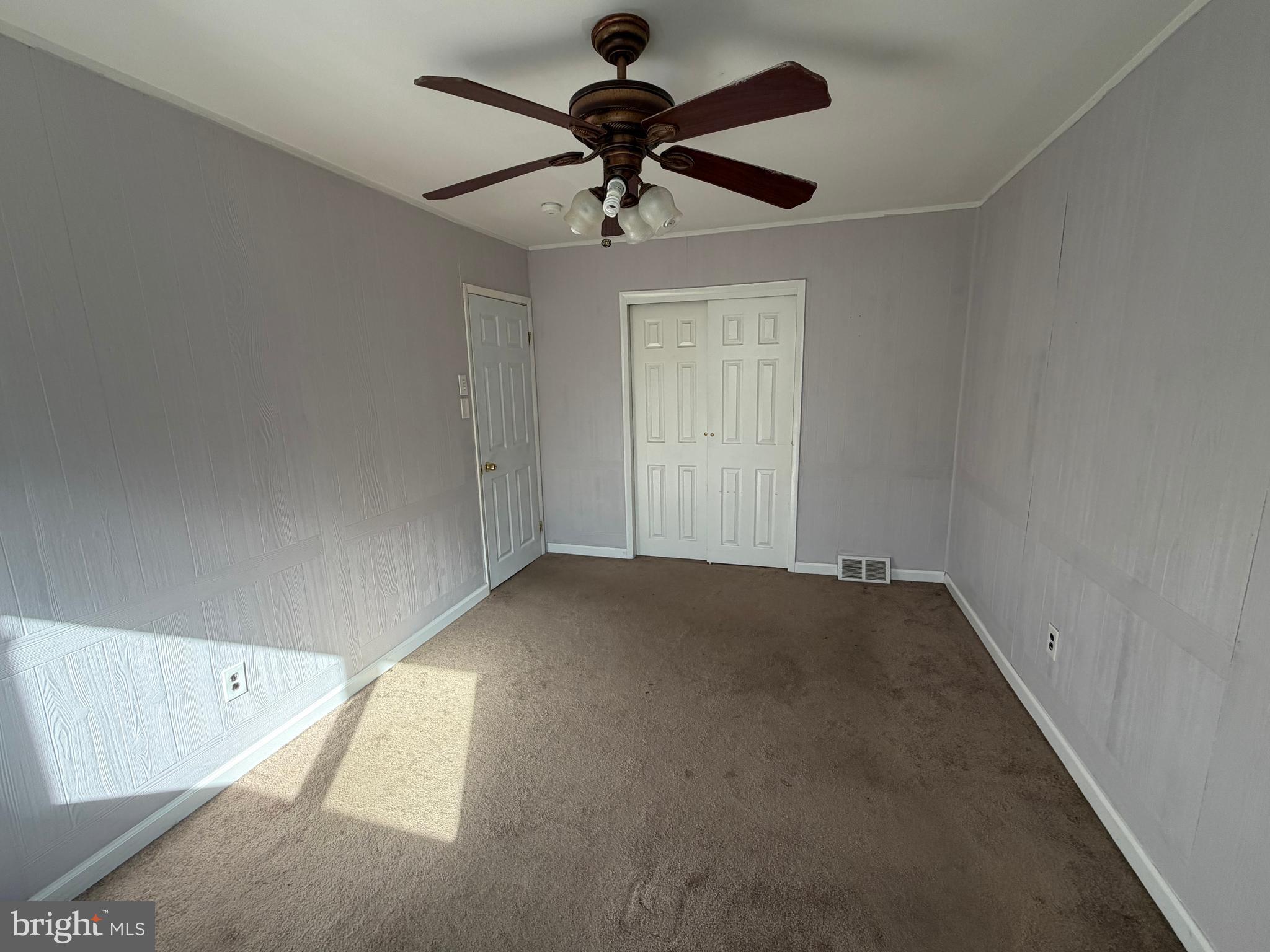 WALNUT HILL - Residential