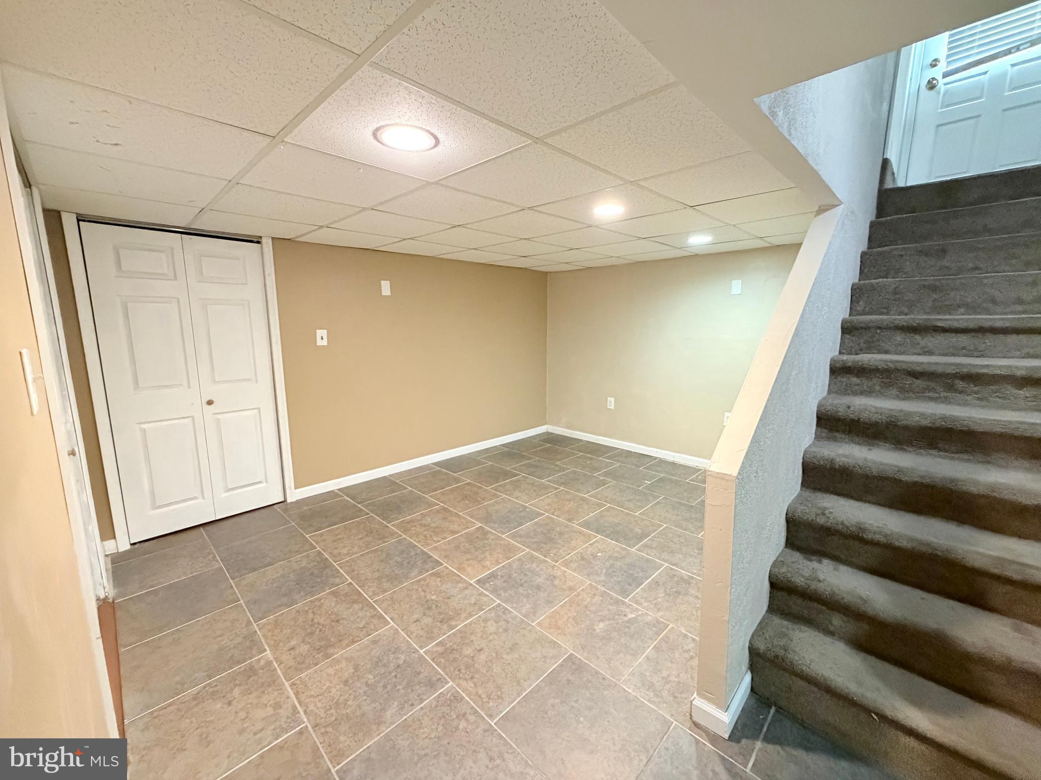 WALNUT HILL - Residential