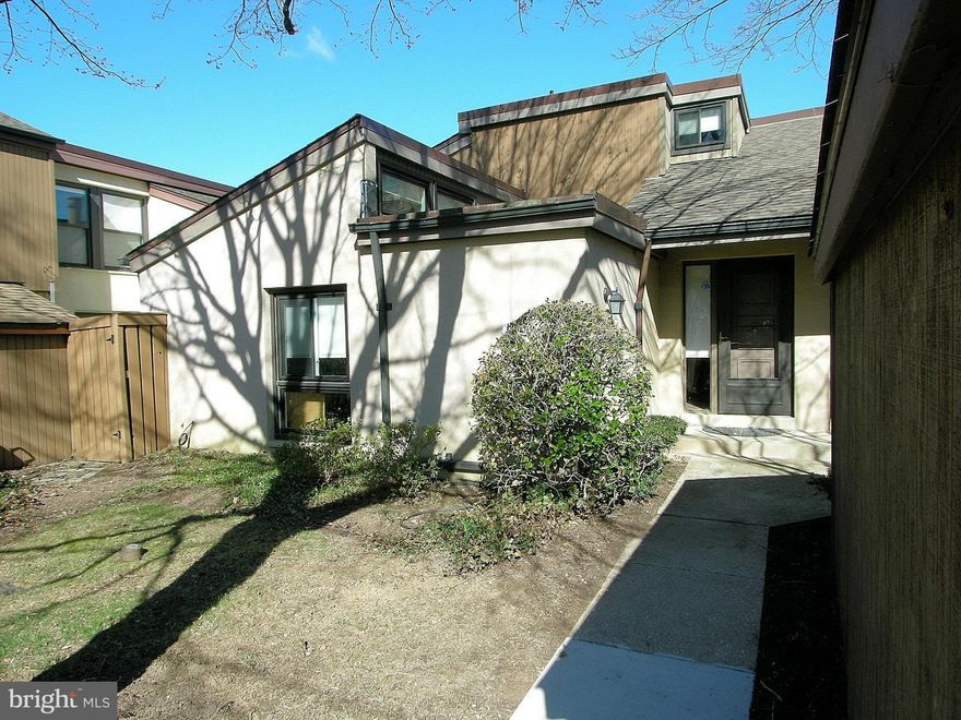 Sought After Sierra Villa Unit With Rare,Extensive Custom Kitchen Renovation-Wide Open To"Great Room"Living Space.Elegant, Abundant Cabinetry.Endless Quartz Counter-Tops With Breakfast Bar.Hardwood And Tile Flooring.Raised Hearth Fireplace.High Ceilings.Bright Exposure.Main Level Master Bedroom With Walk-In Closet.2 Full Updated Baths.2nd Level Loft Feature.Convenient Hickory Ridge Location.Hurry!