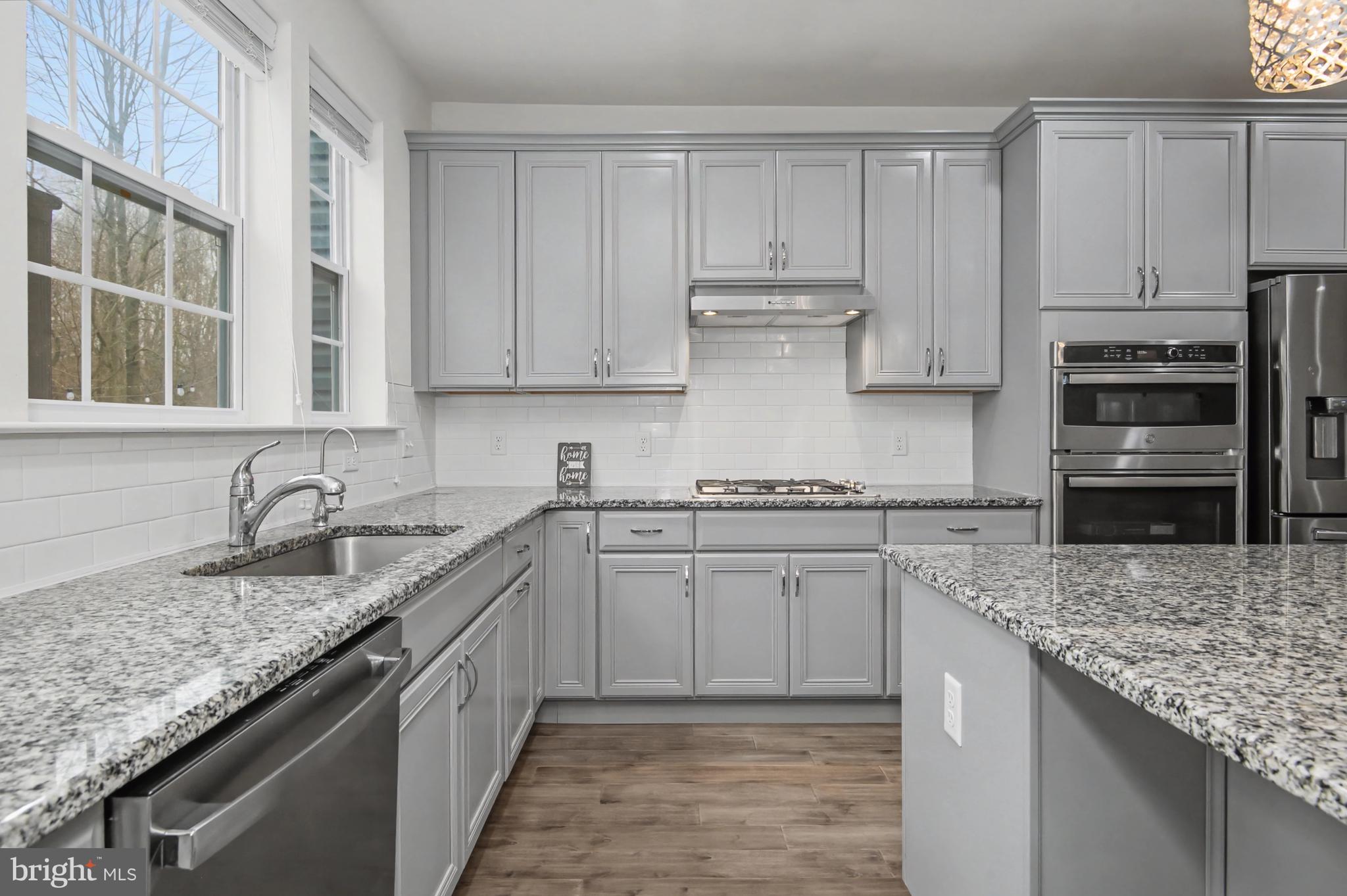 WESTHAMPTON - Residential