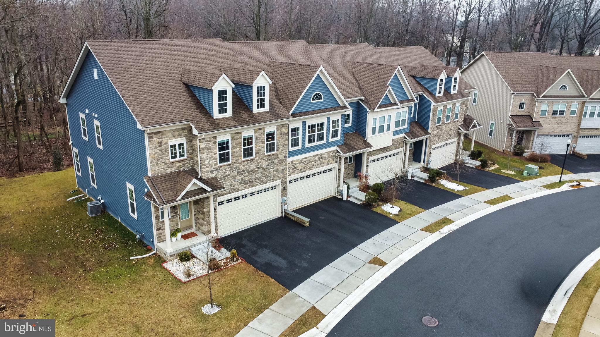 WESTHAMPTON - Residential