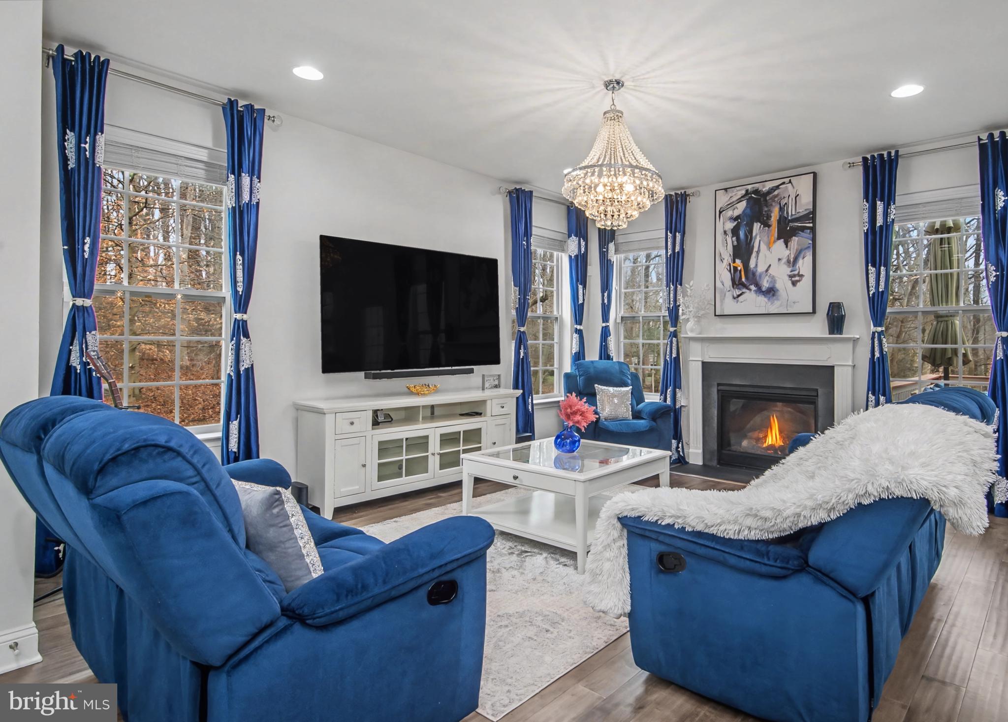 WESTHAMPTON - Residential