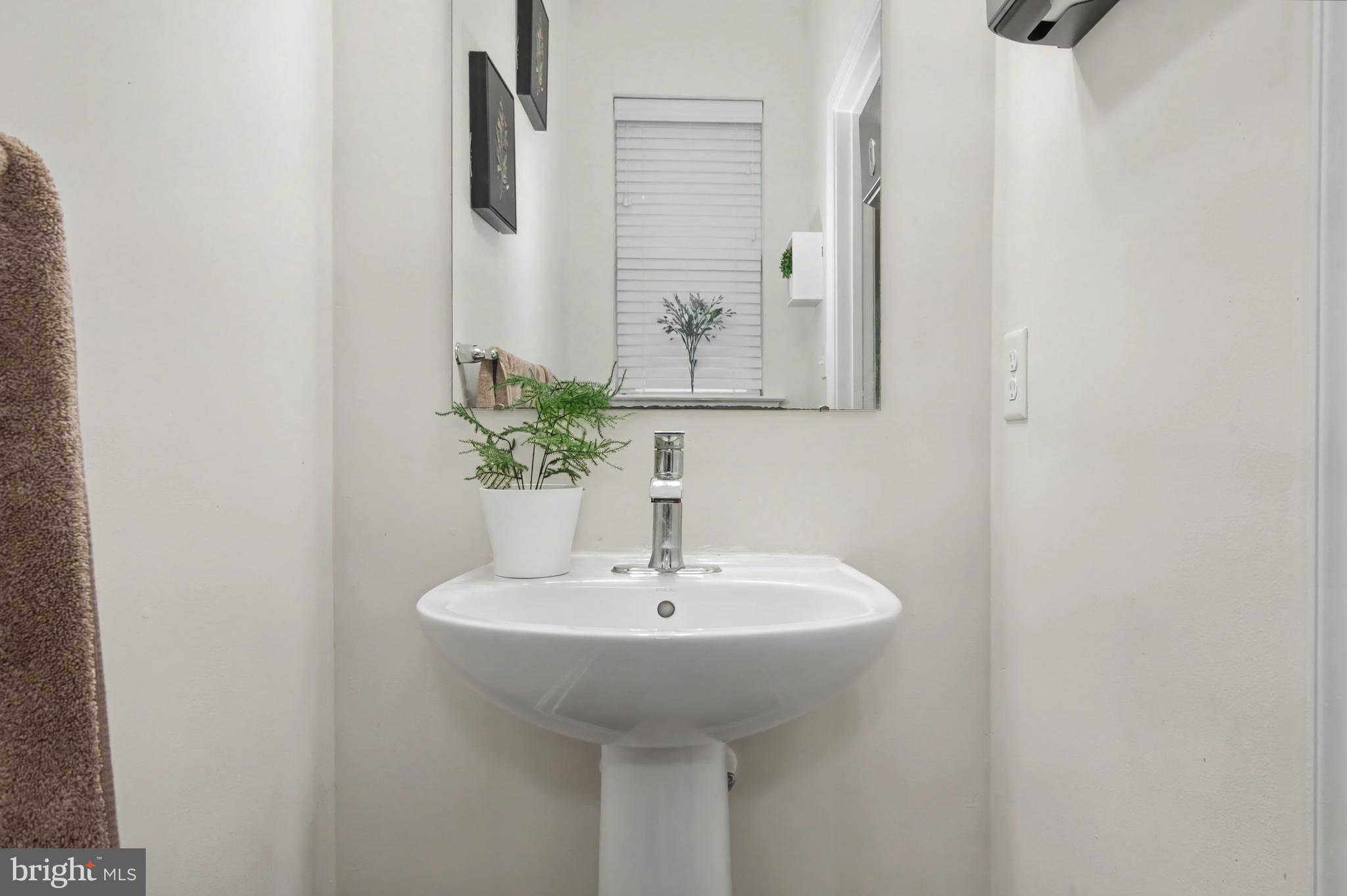 WESTHAMPTON - Residential