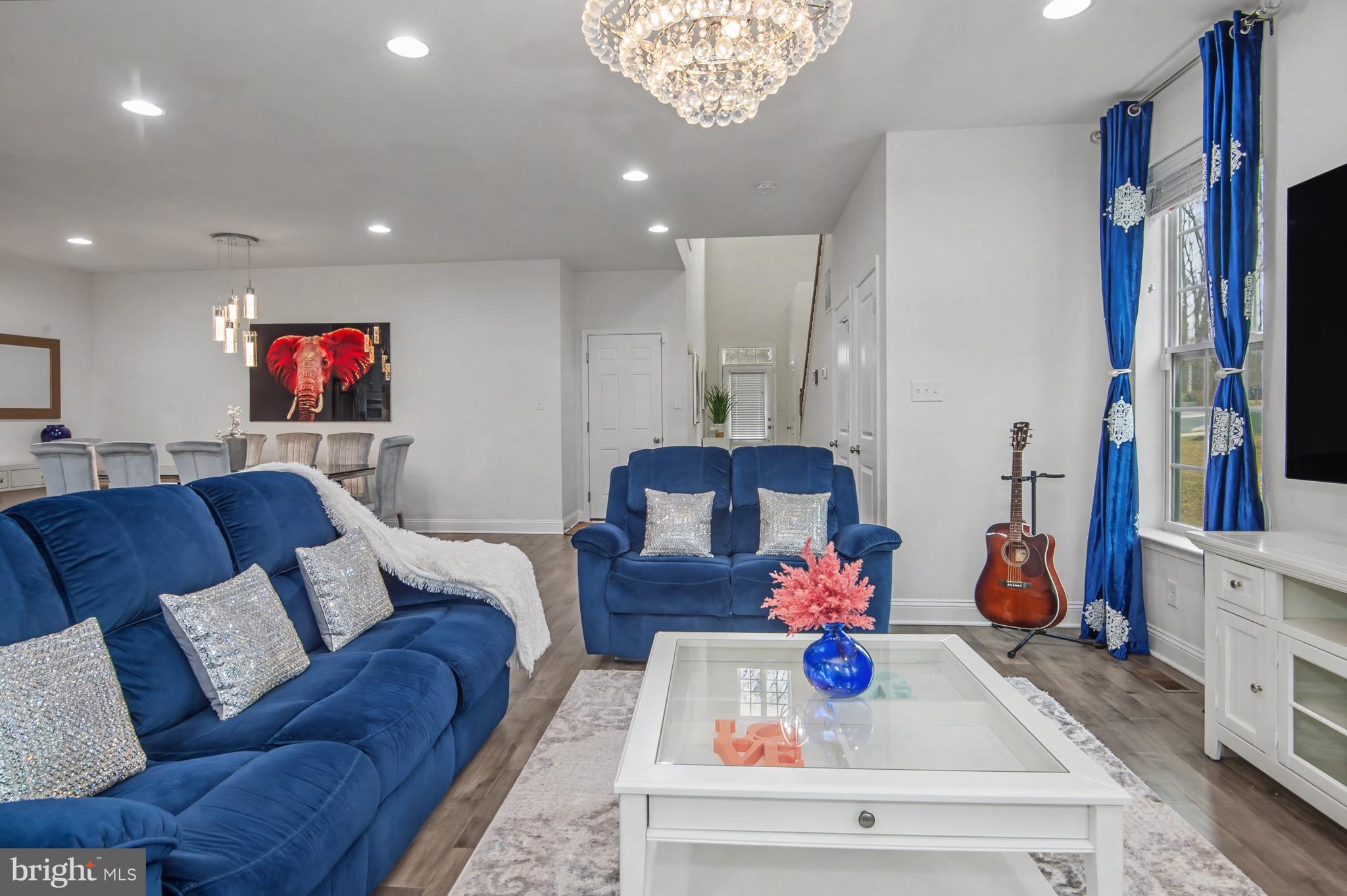 WESTHAMPTON - Residential