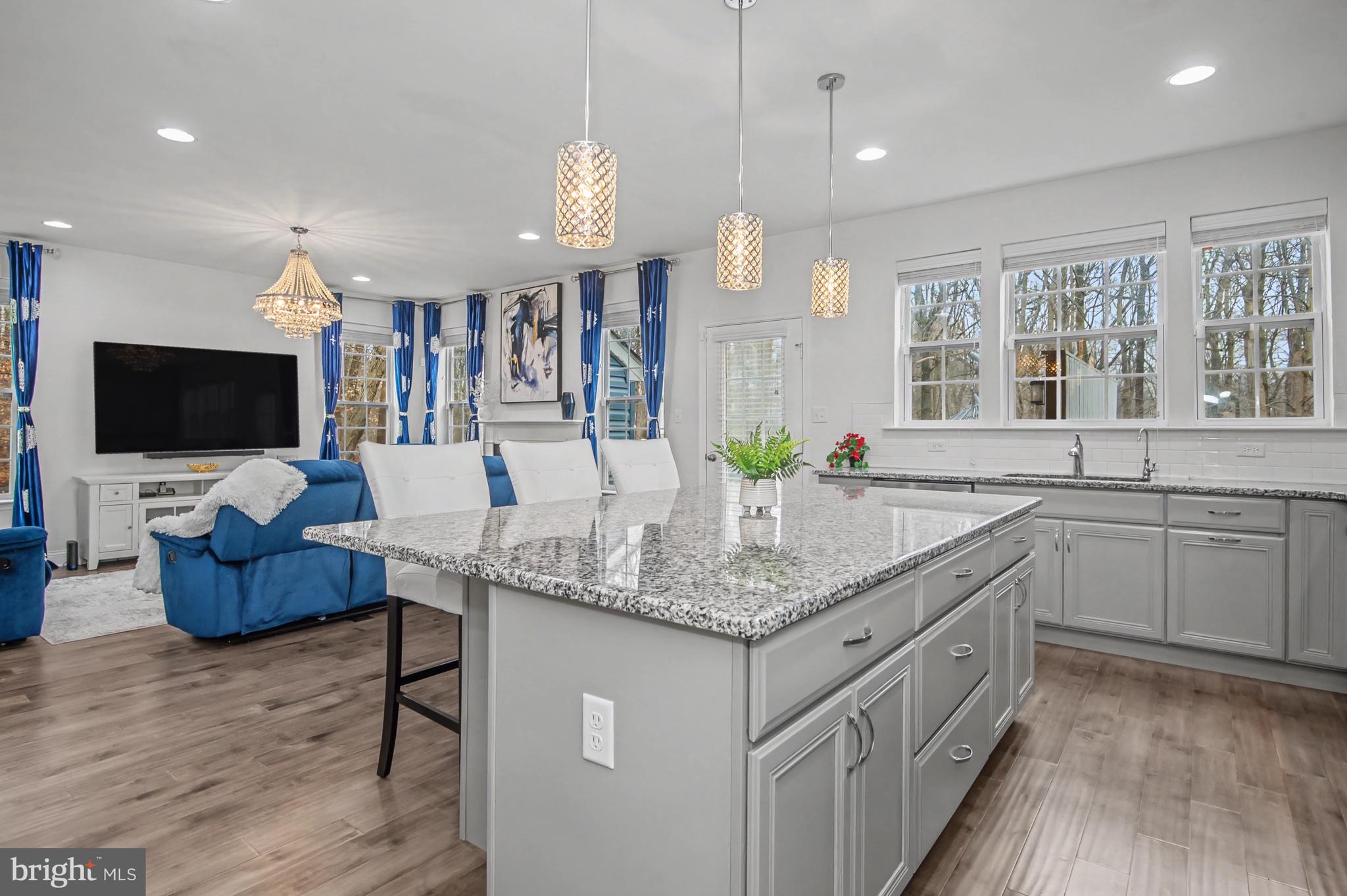 WESTHAMPTON - Residential