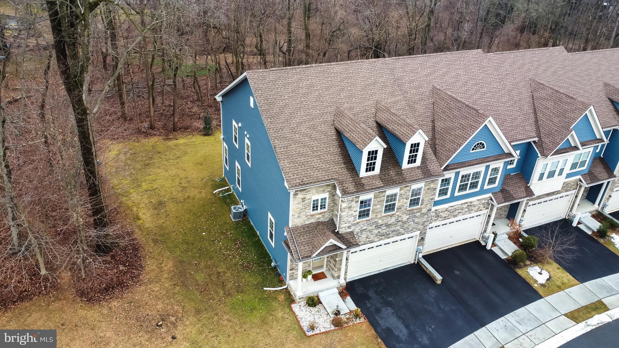 WESTHAMPTON - Residential