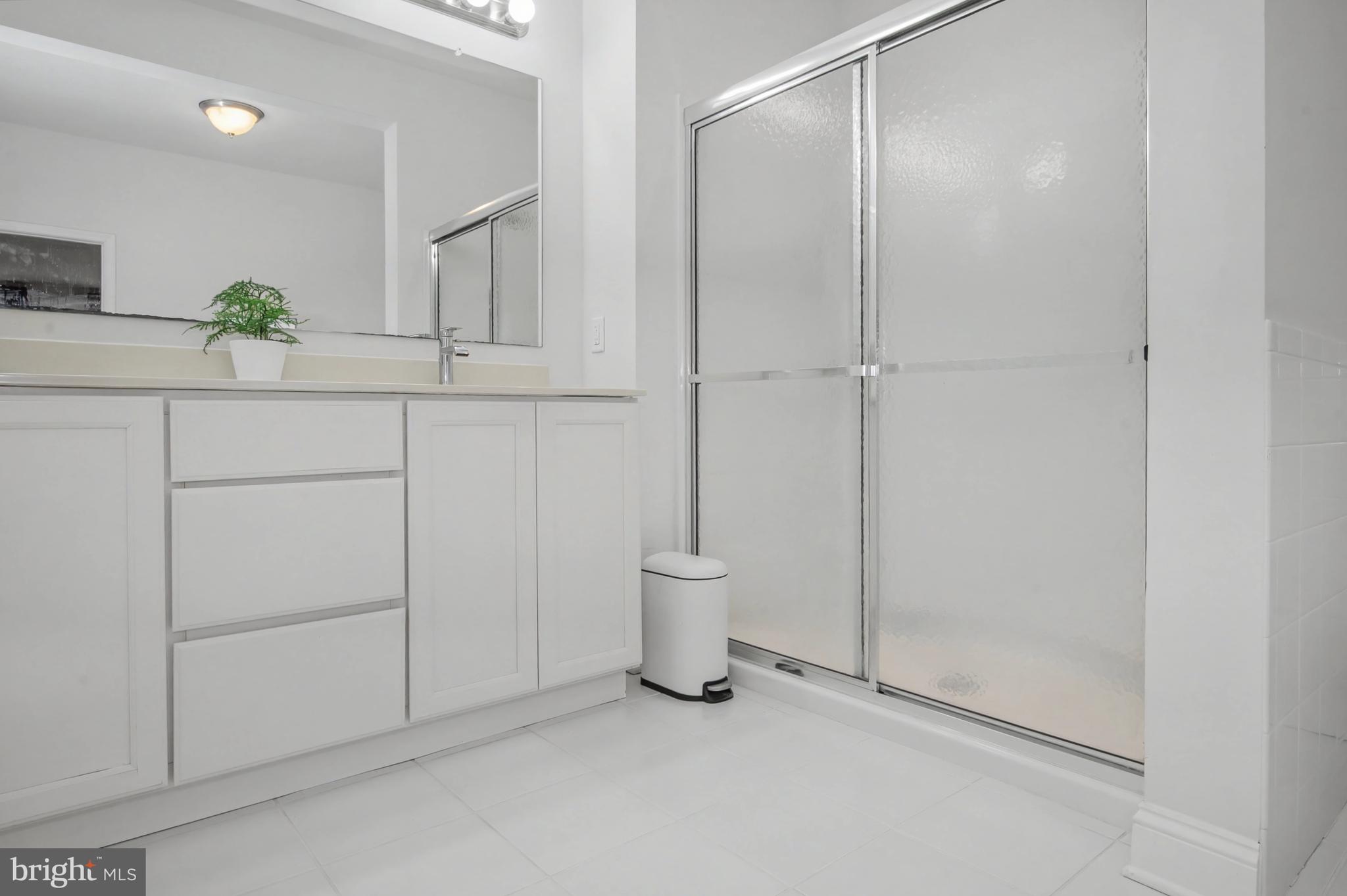 WESTHAMPTON - Residential