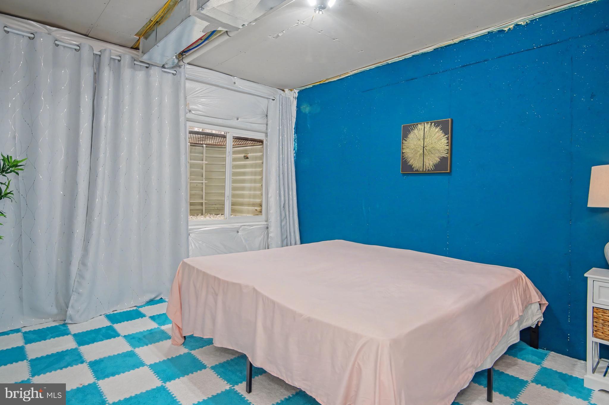 WESTHAMPTON - Residential