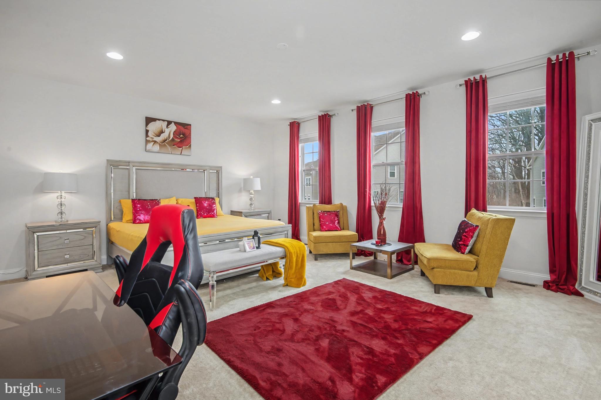 WESTHAMPTON - Residential