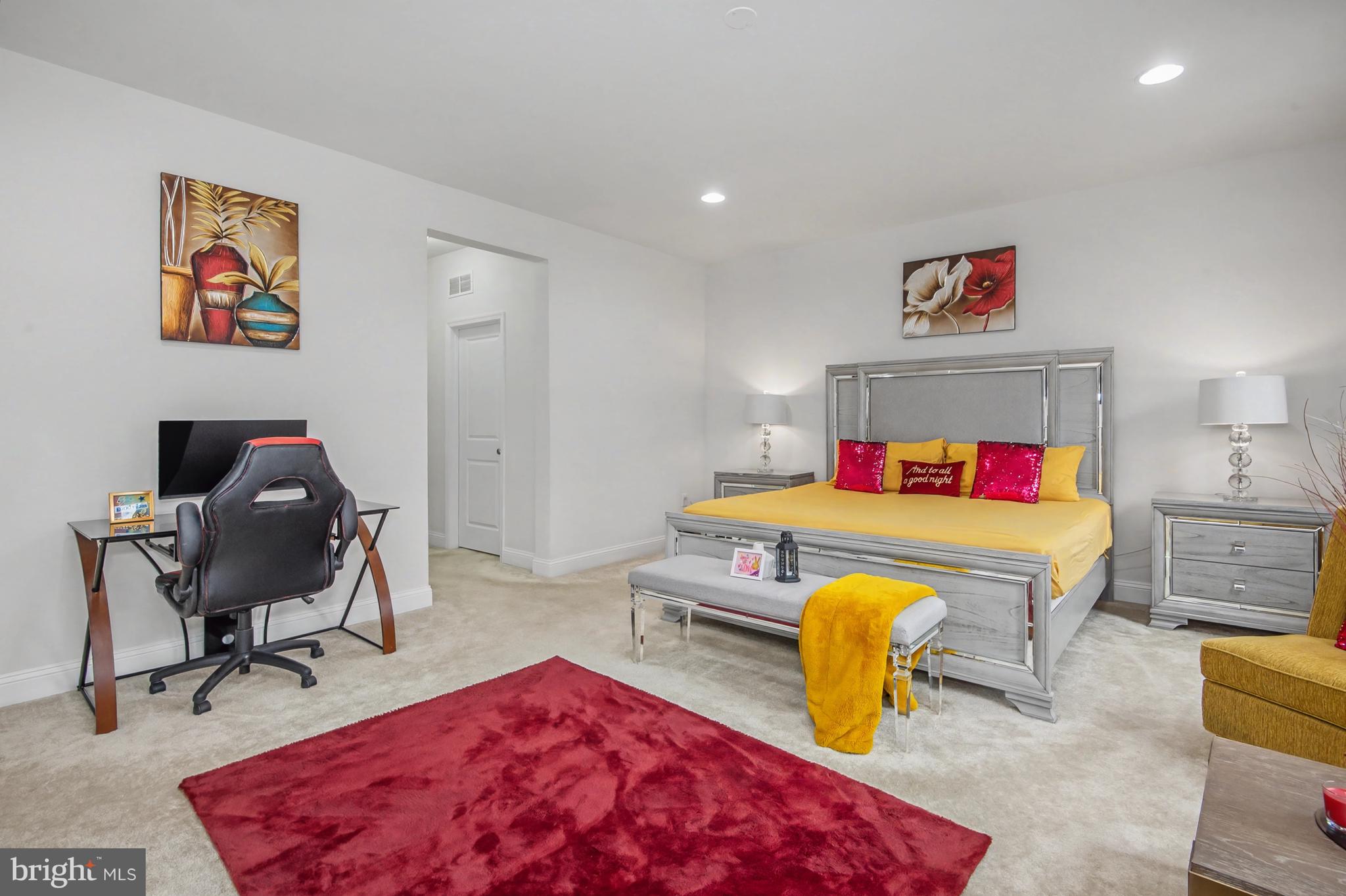 WESTHAMPTON - Residential