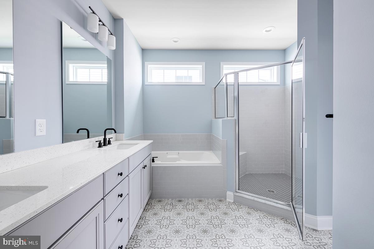 LIGHTSHIP COVE - Residential