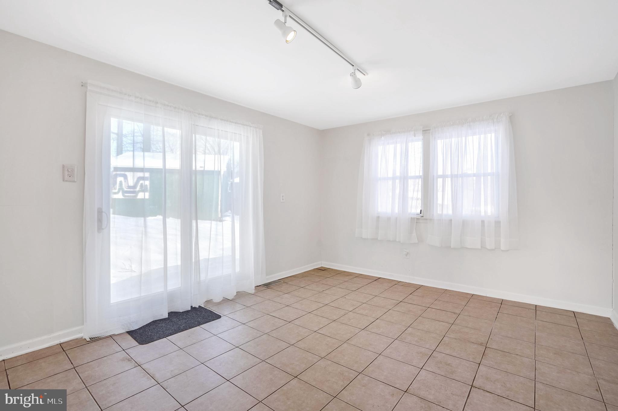 ORANGE HUNT ESTATES - Residential