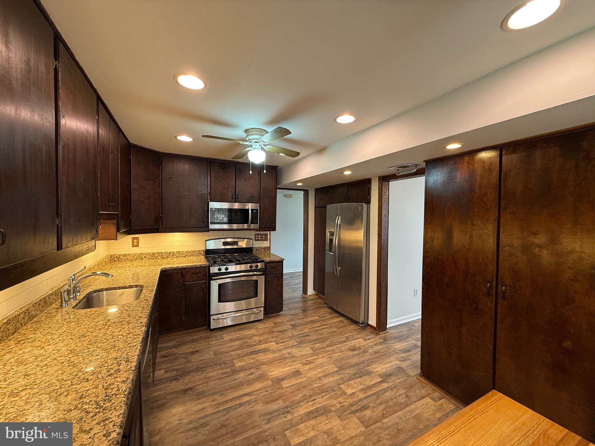 ORANGE HUNT ESTATES - Residential