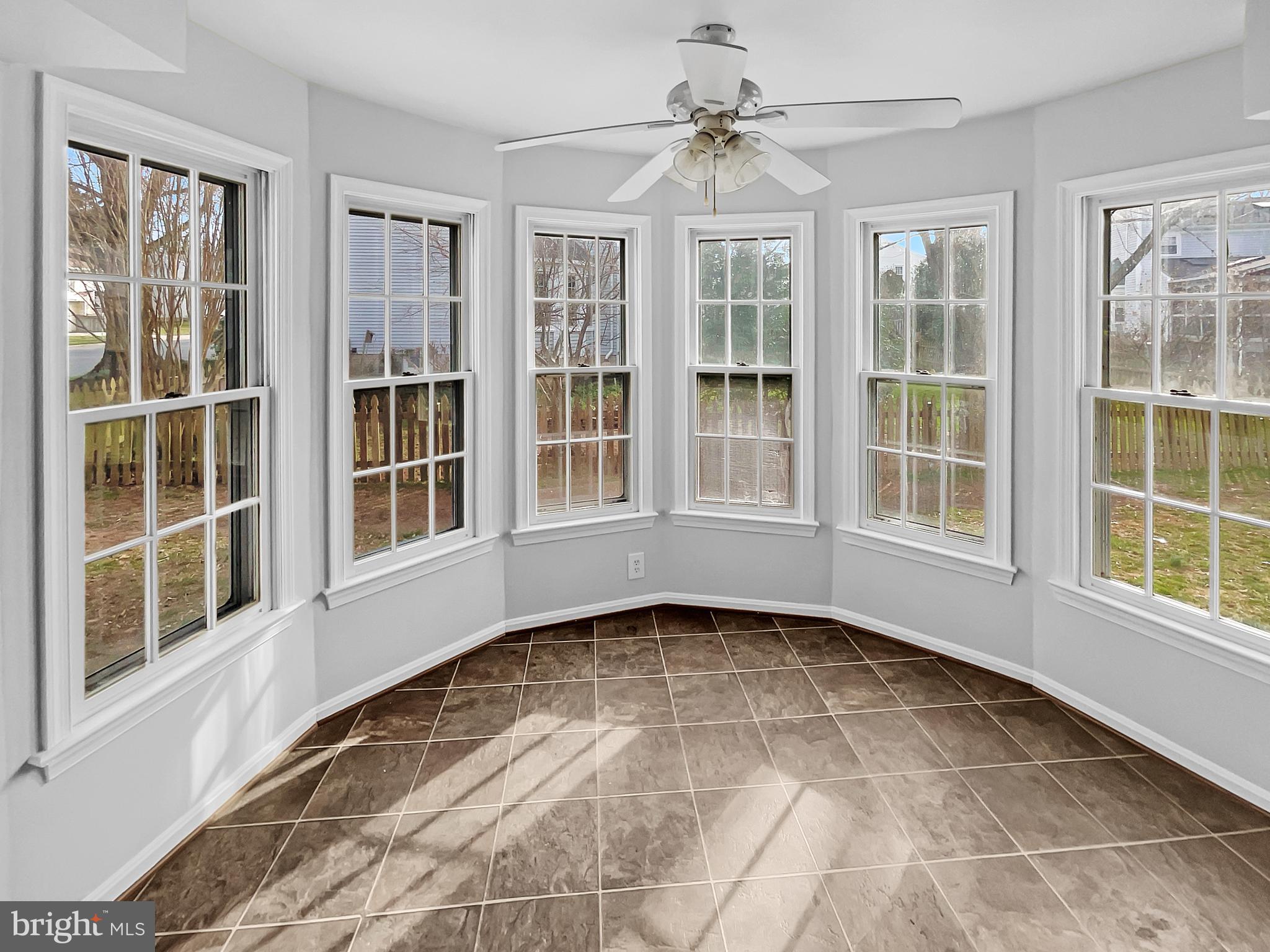 KINGSTON CHASE - Residential