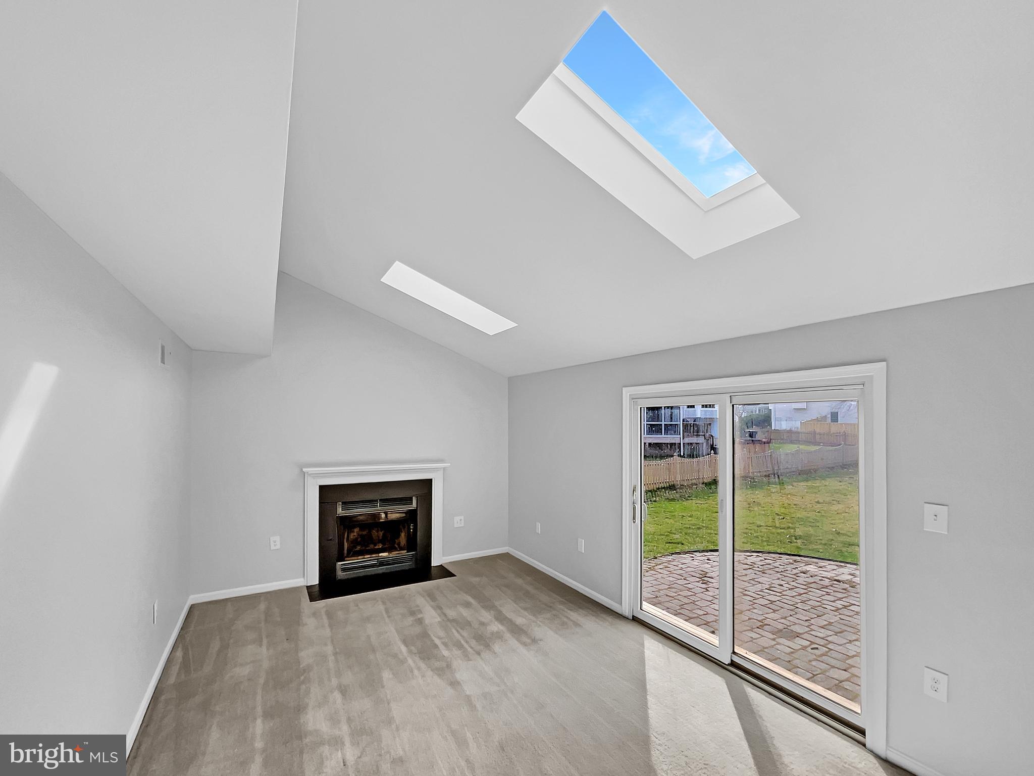 KINGSTON CHASE - Residential