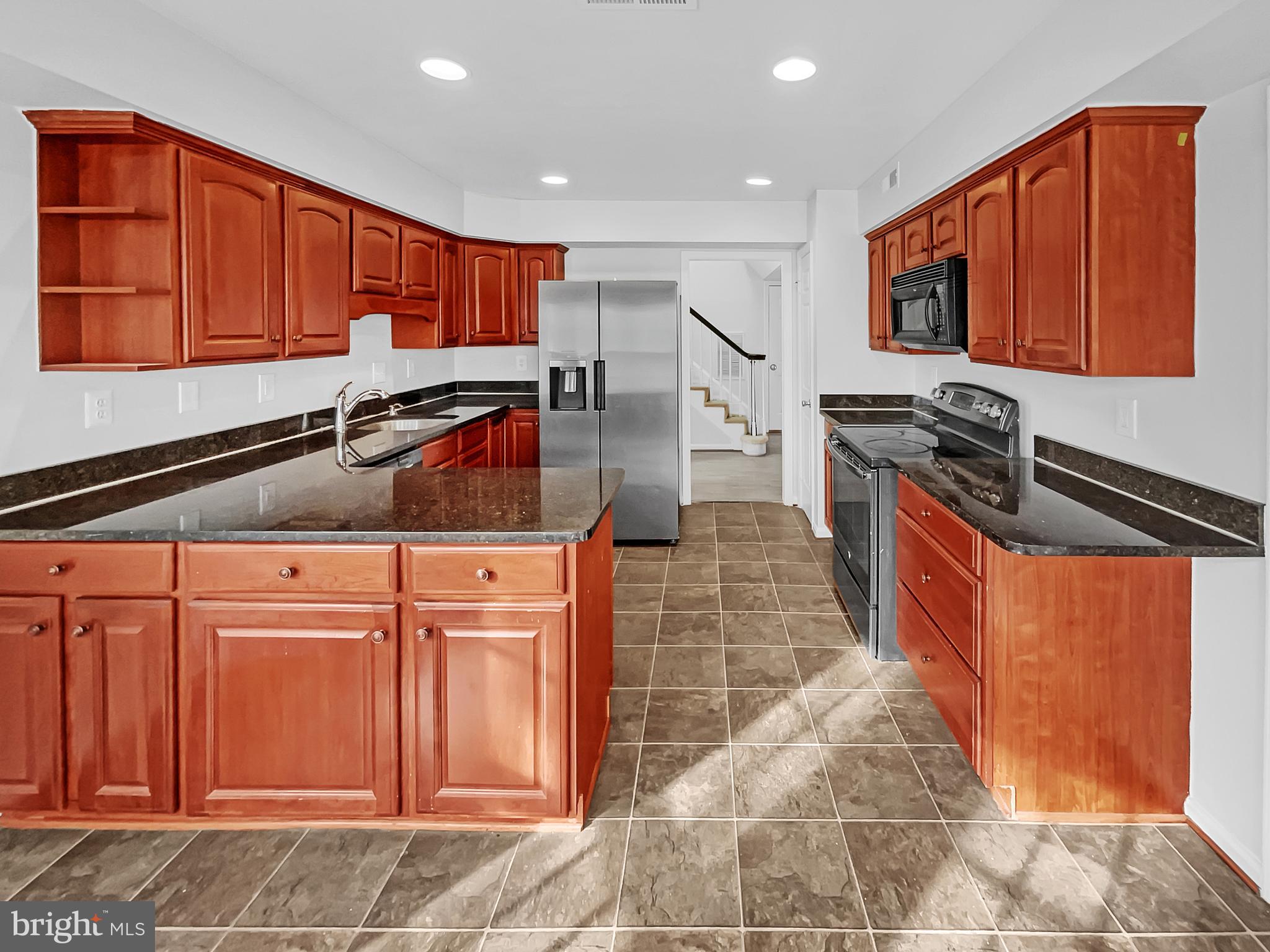 KINGSTON CHASE - Residential