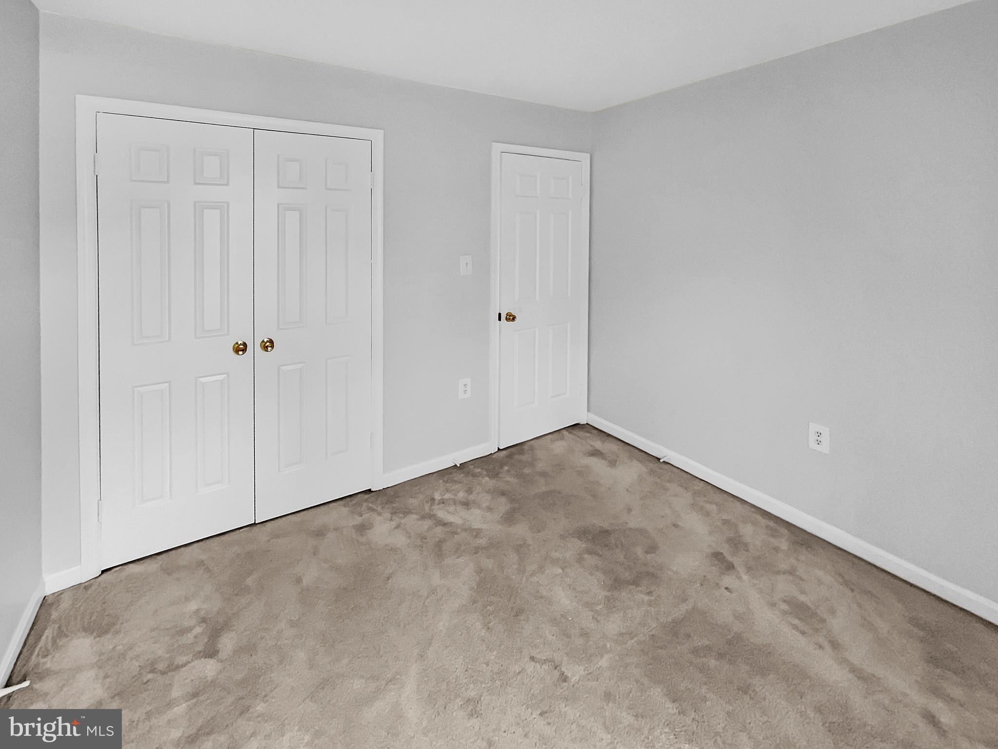 KINGSTON CHASE - Residential