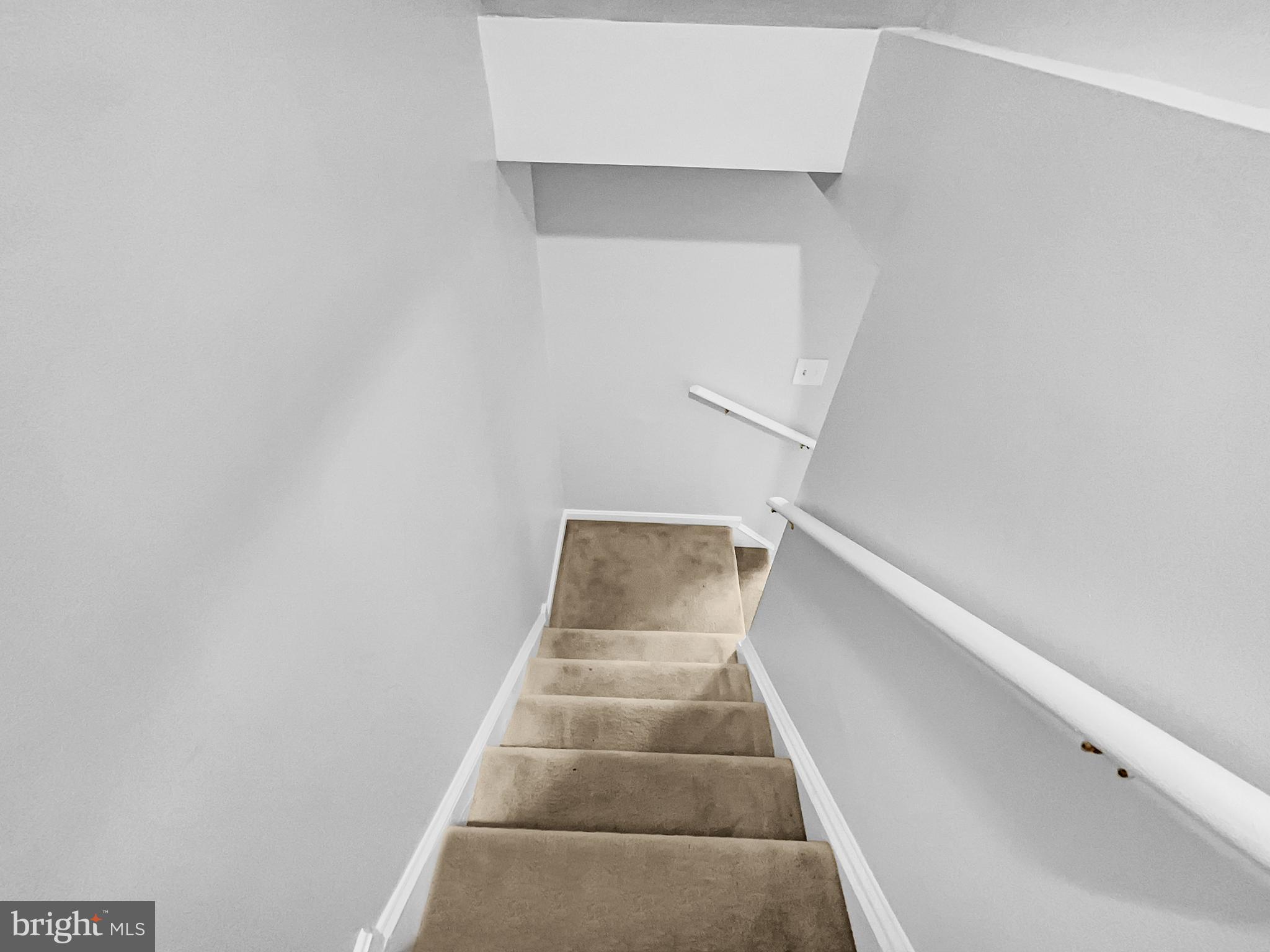 KINGSTON CHASE - Residential