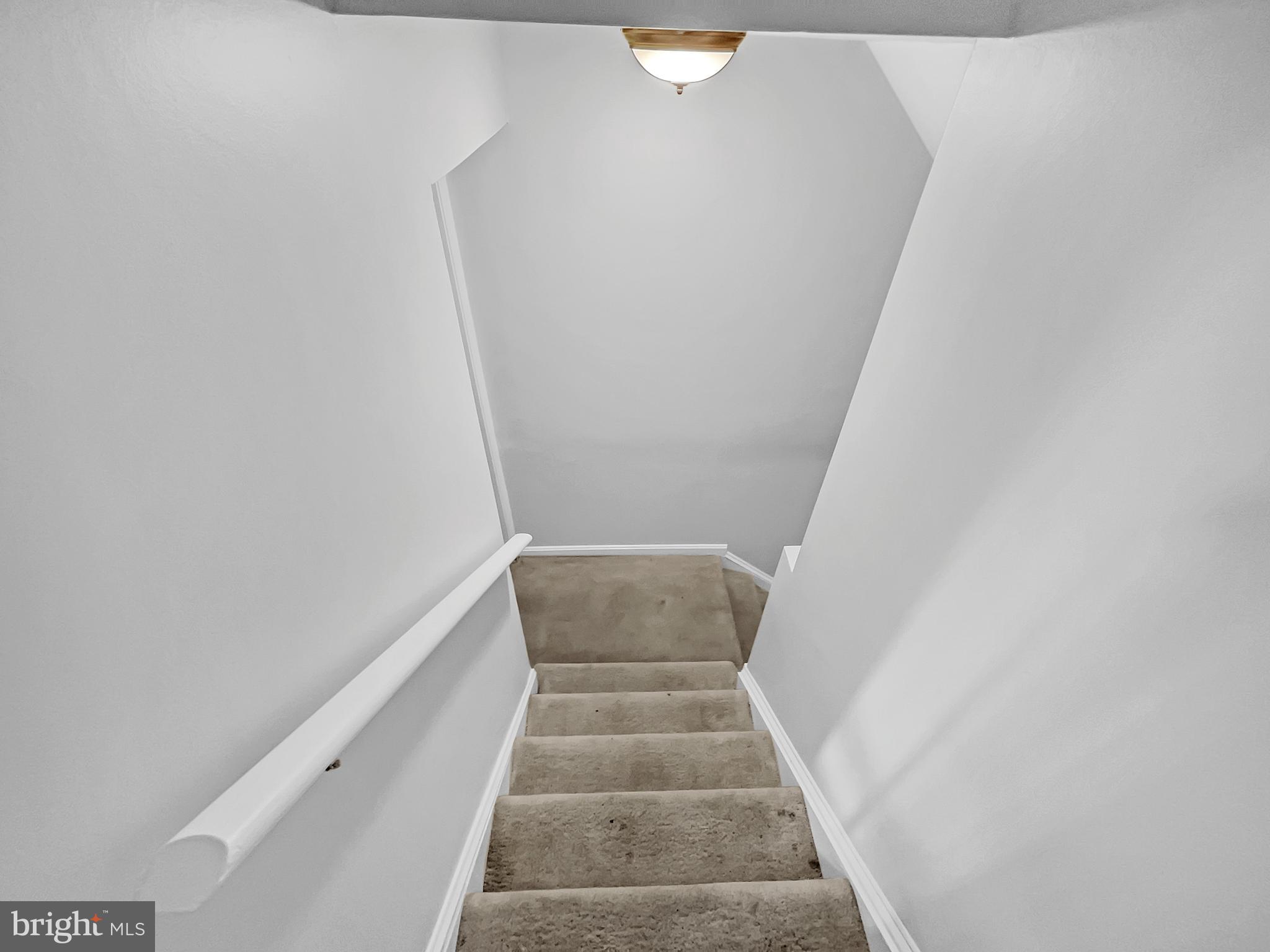 KINGSTON CHASE - Residential