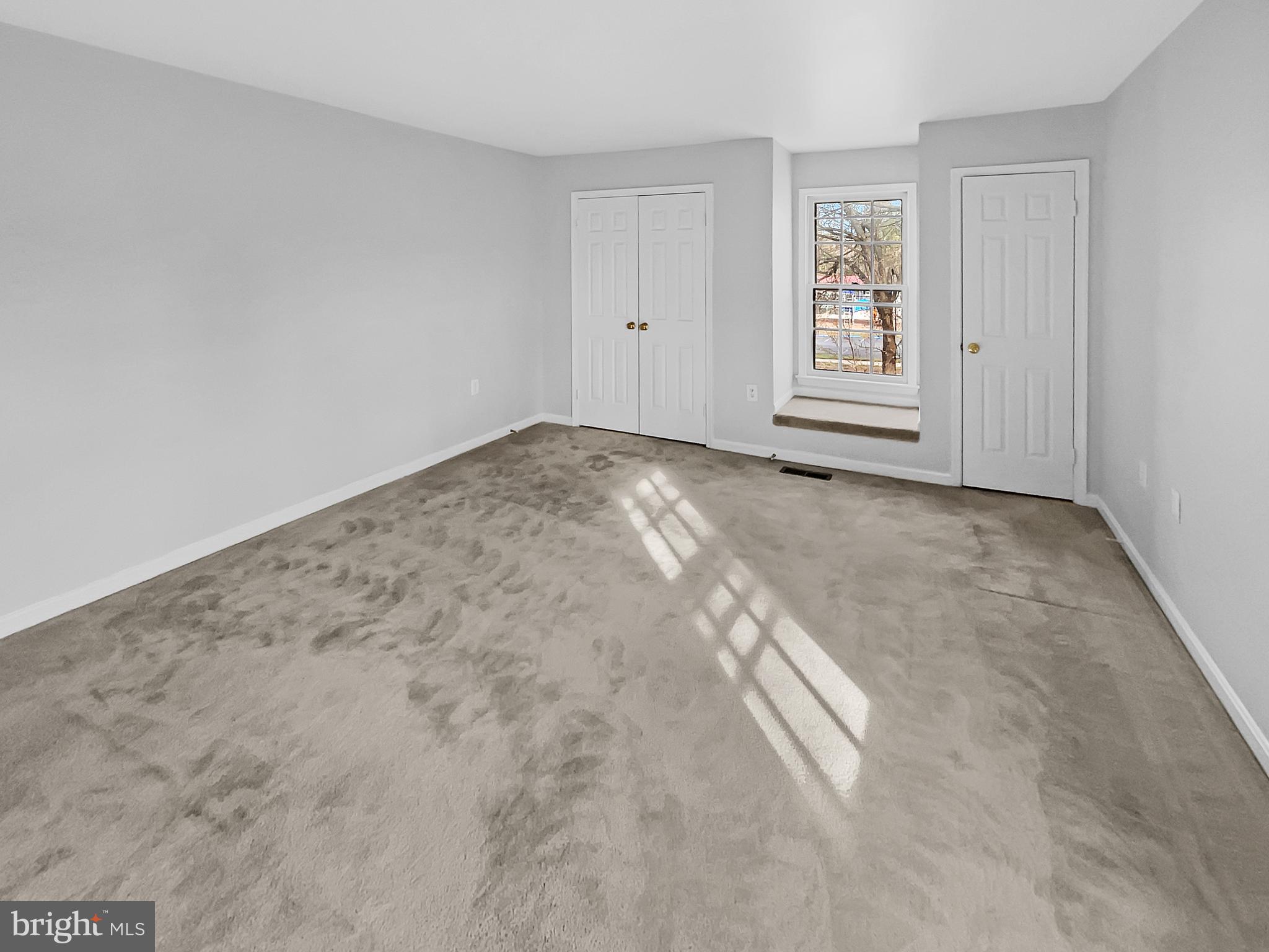 KINGSTON CHASE - Residential