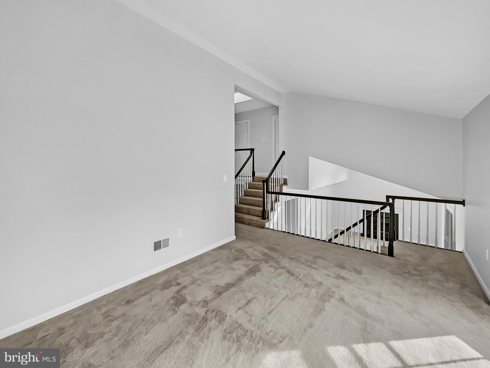 KINGSTON CHASE - Residential