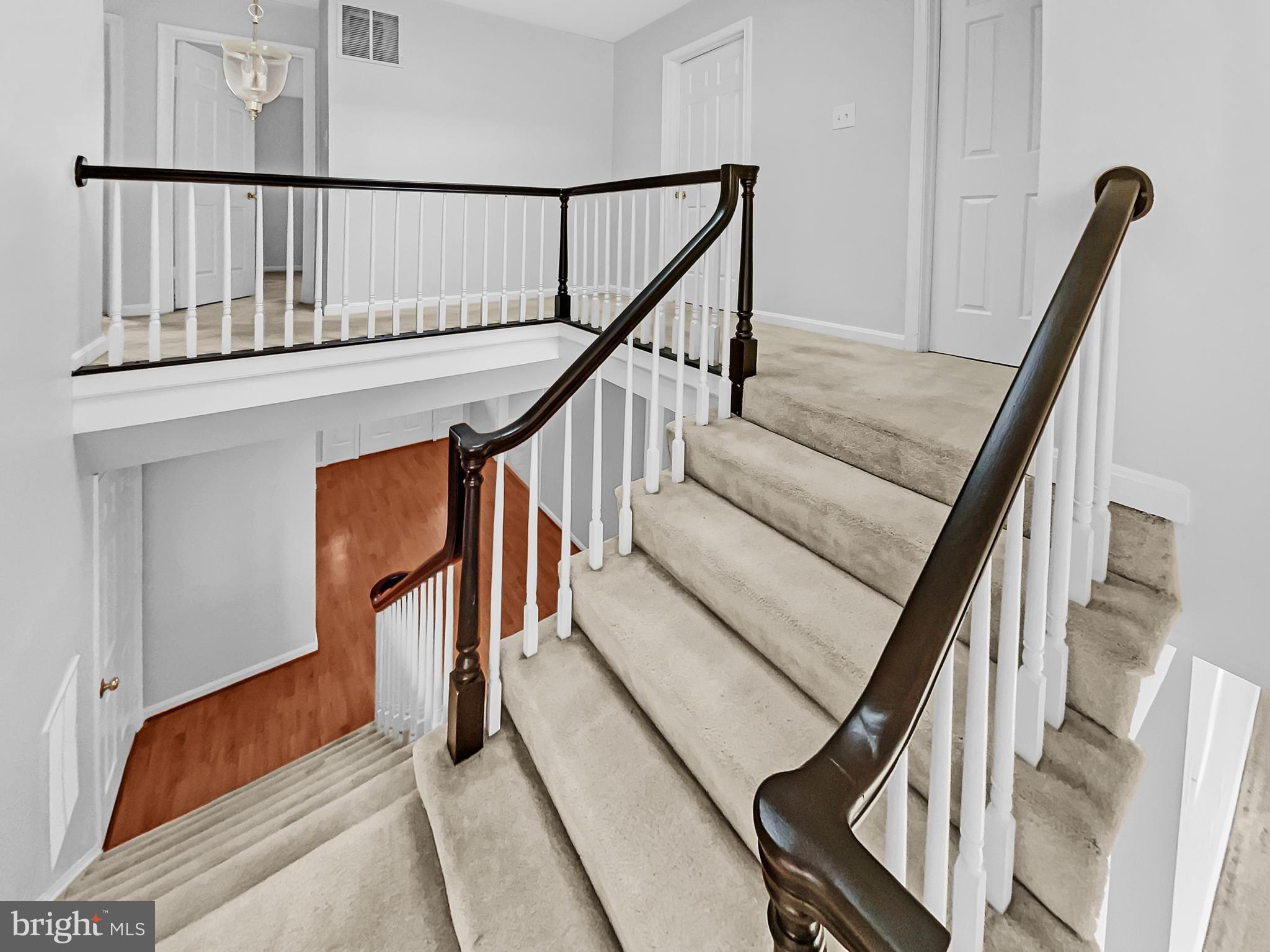 KINGSTON CHASE - Residential