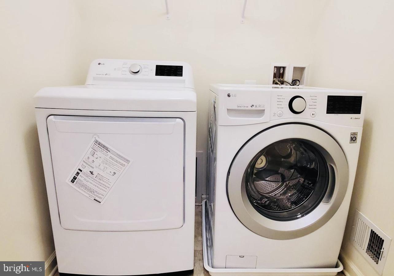 OAK HILL - Residential Lease