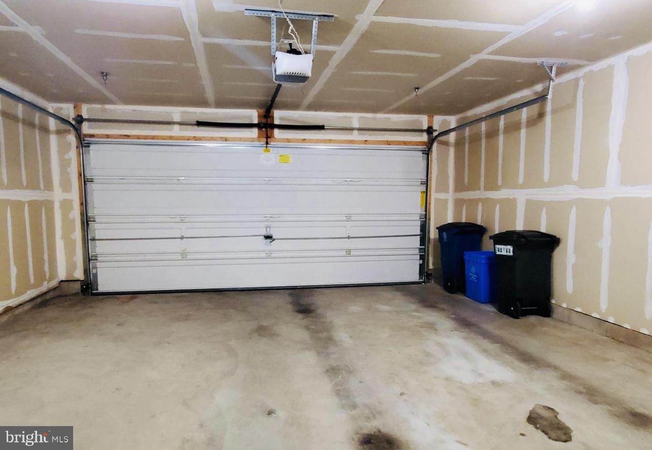 OAK HILL - Residential Lease