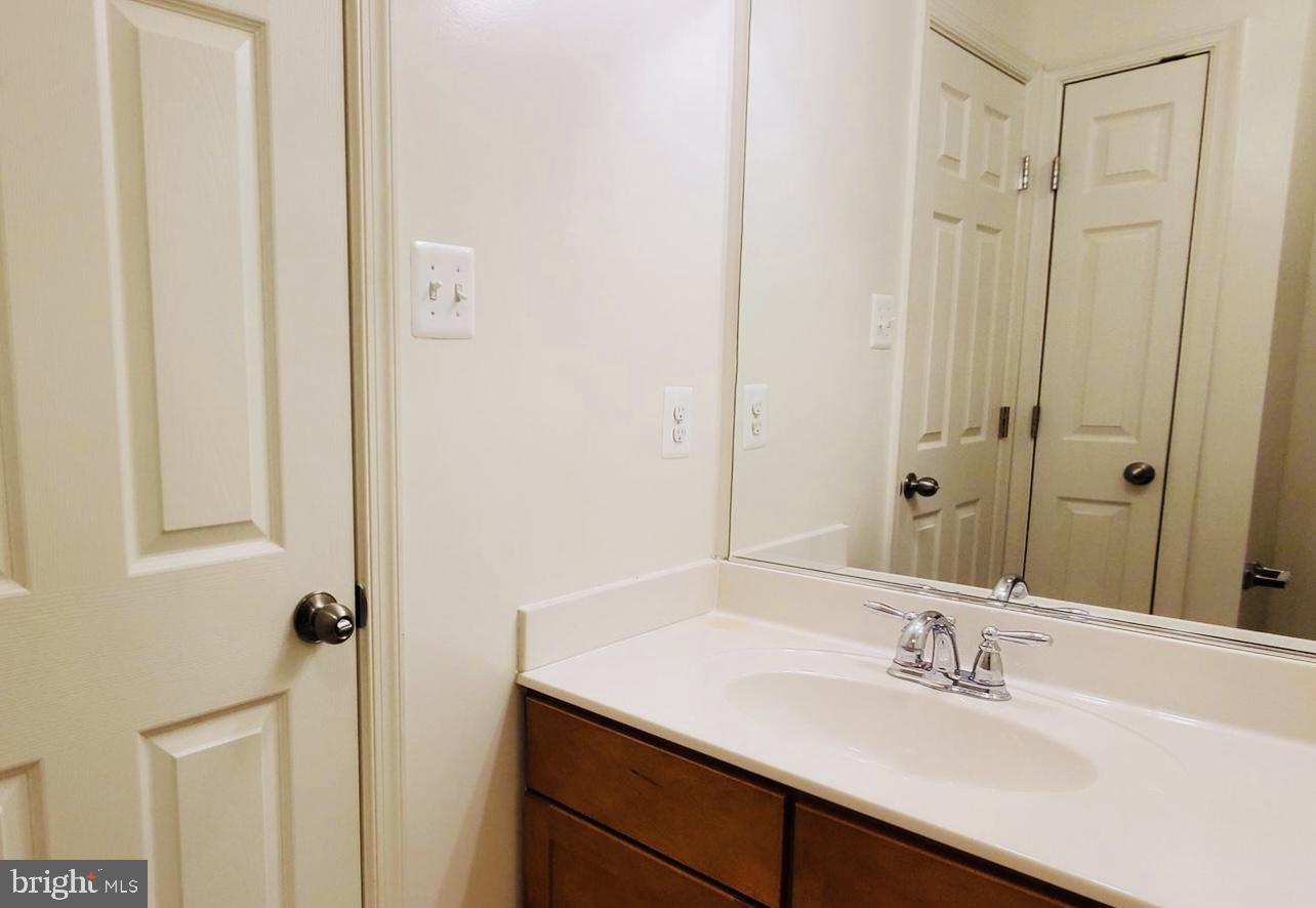 OAK HILL - Residential Lease