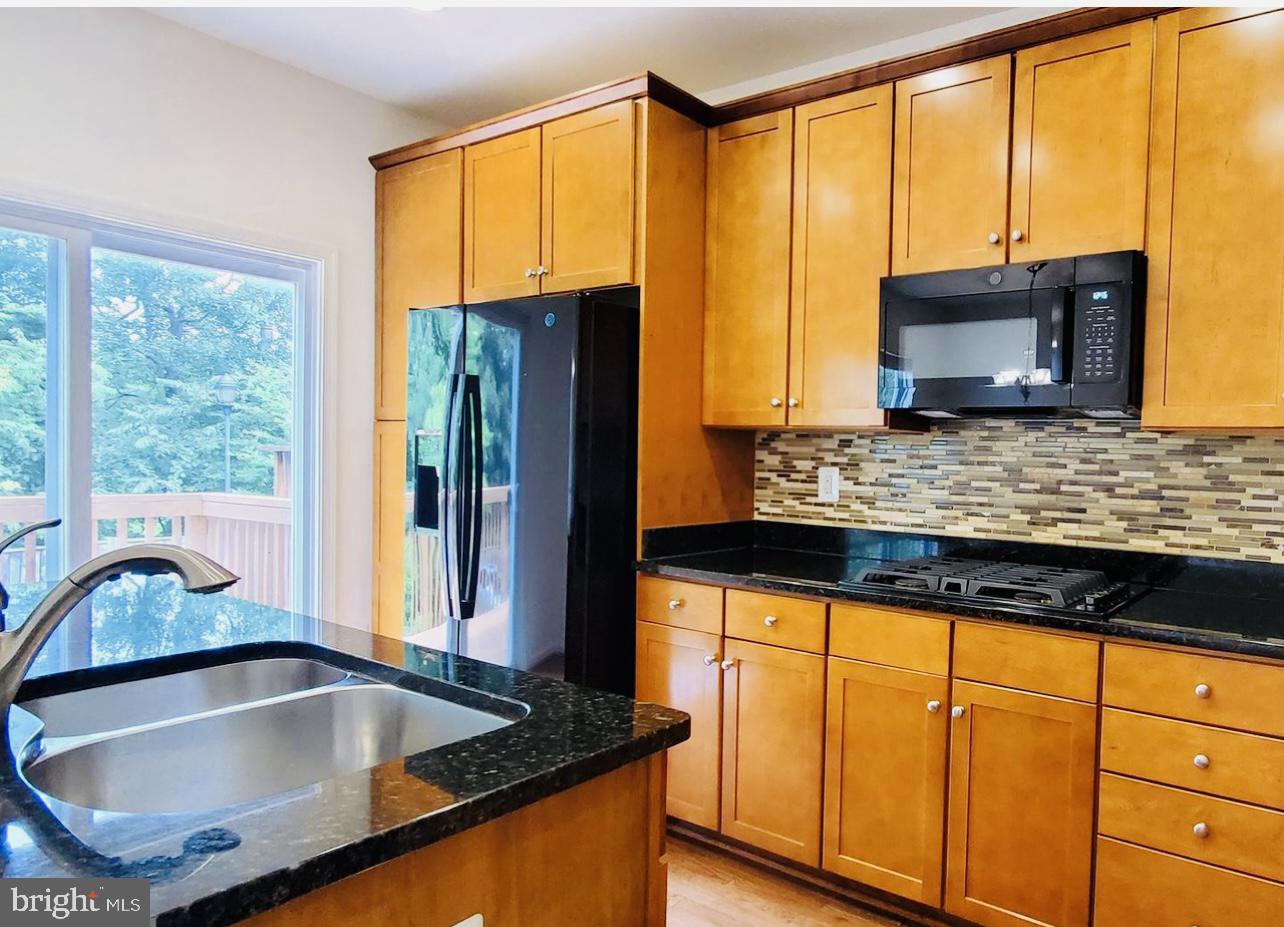 OAK HILL - Residential Lease