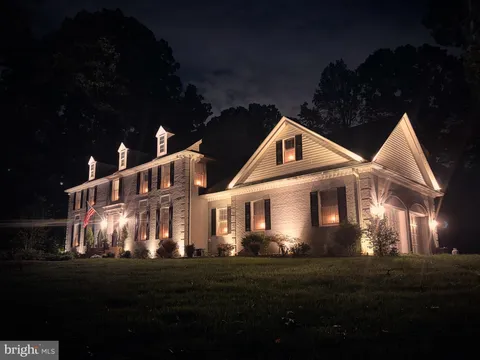 9217 Jeffery Road, Great Falls, VA MLS: VAFX2269912