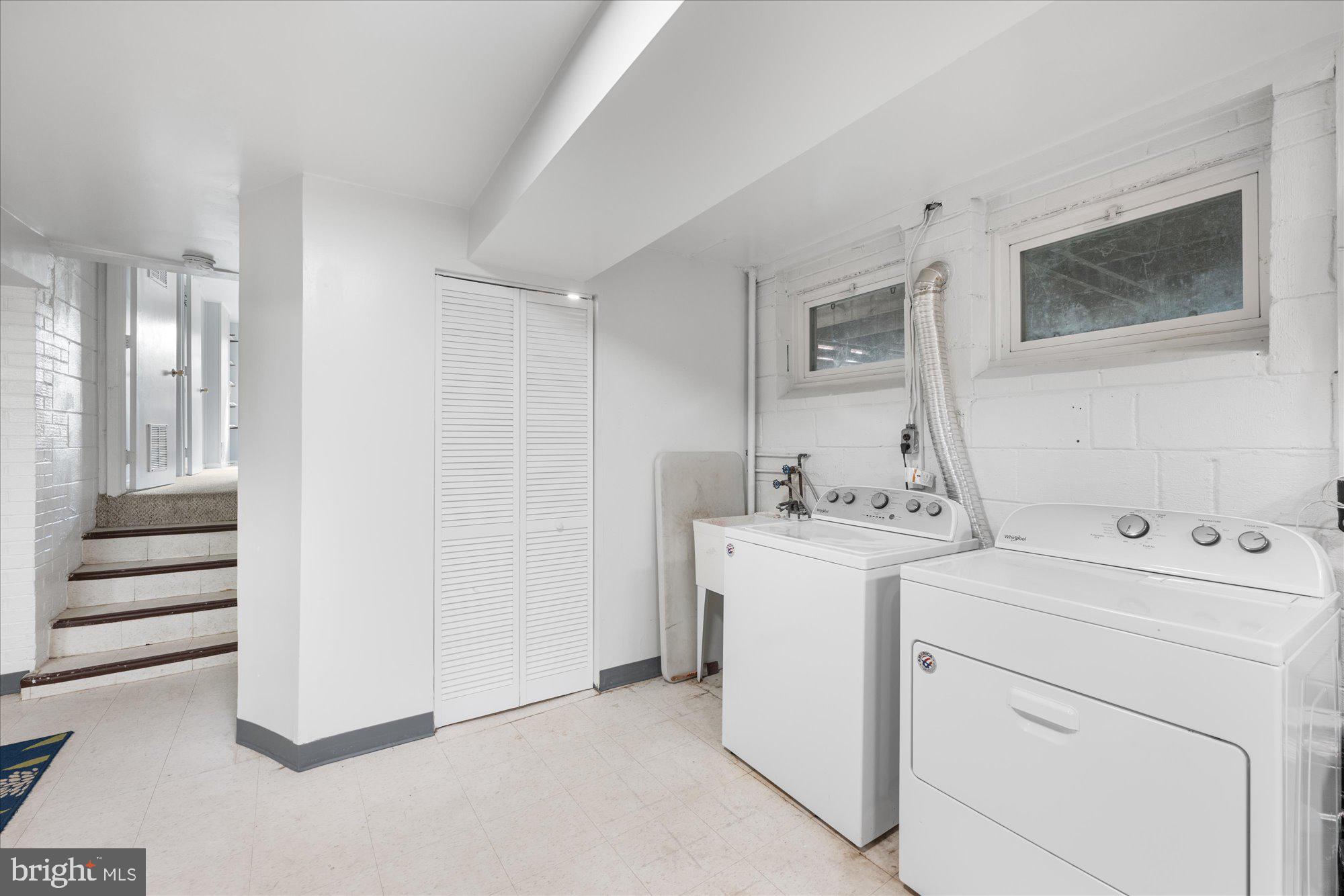 FAIRVIEW ESTATES - Residential