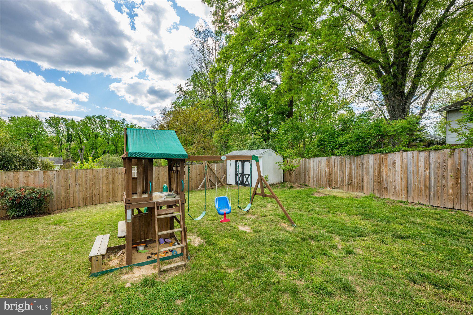 FAIRVIEW ESTATES - Residential