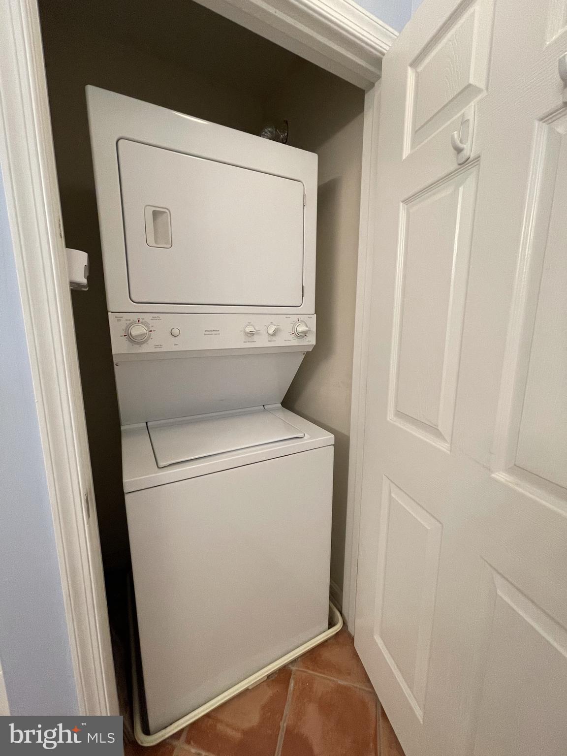 STRATFORD PARK - Residential Lease