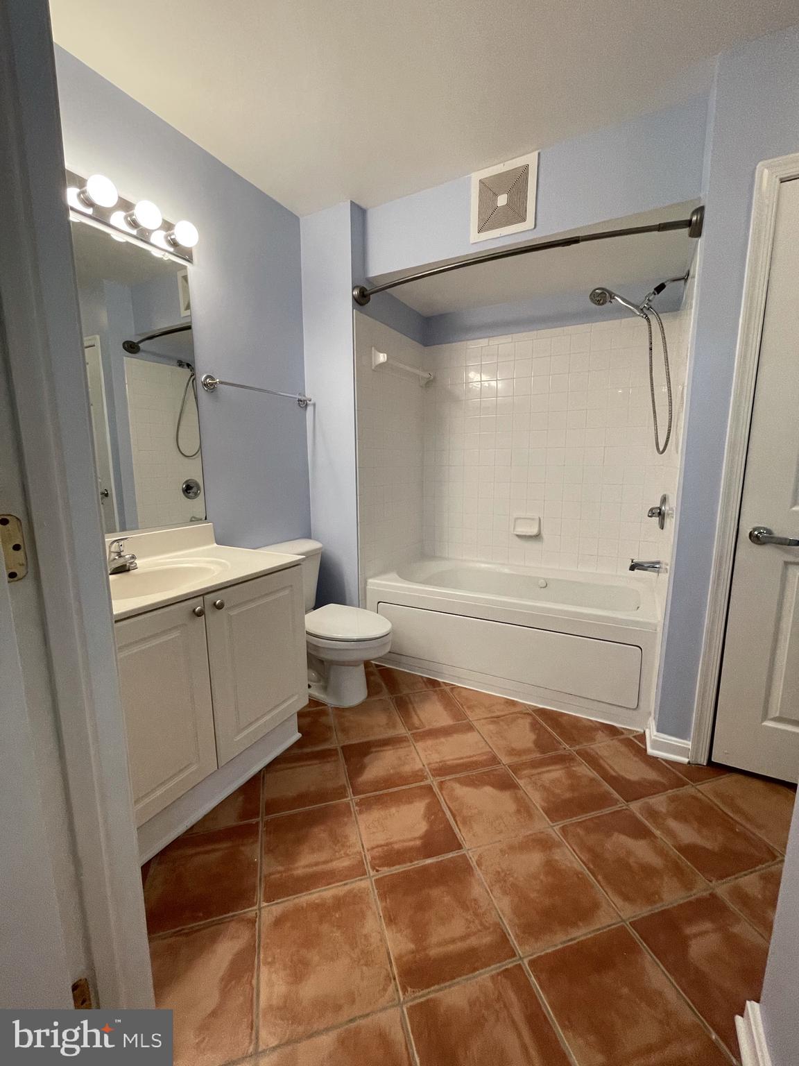 STRATFORD PARK - Residential Lease