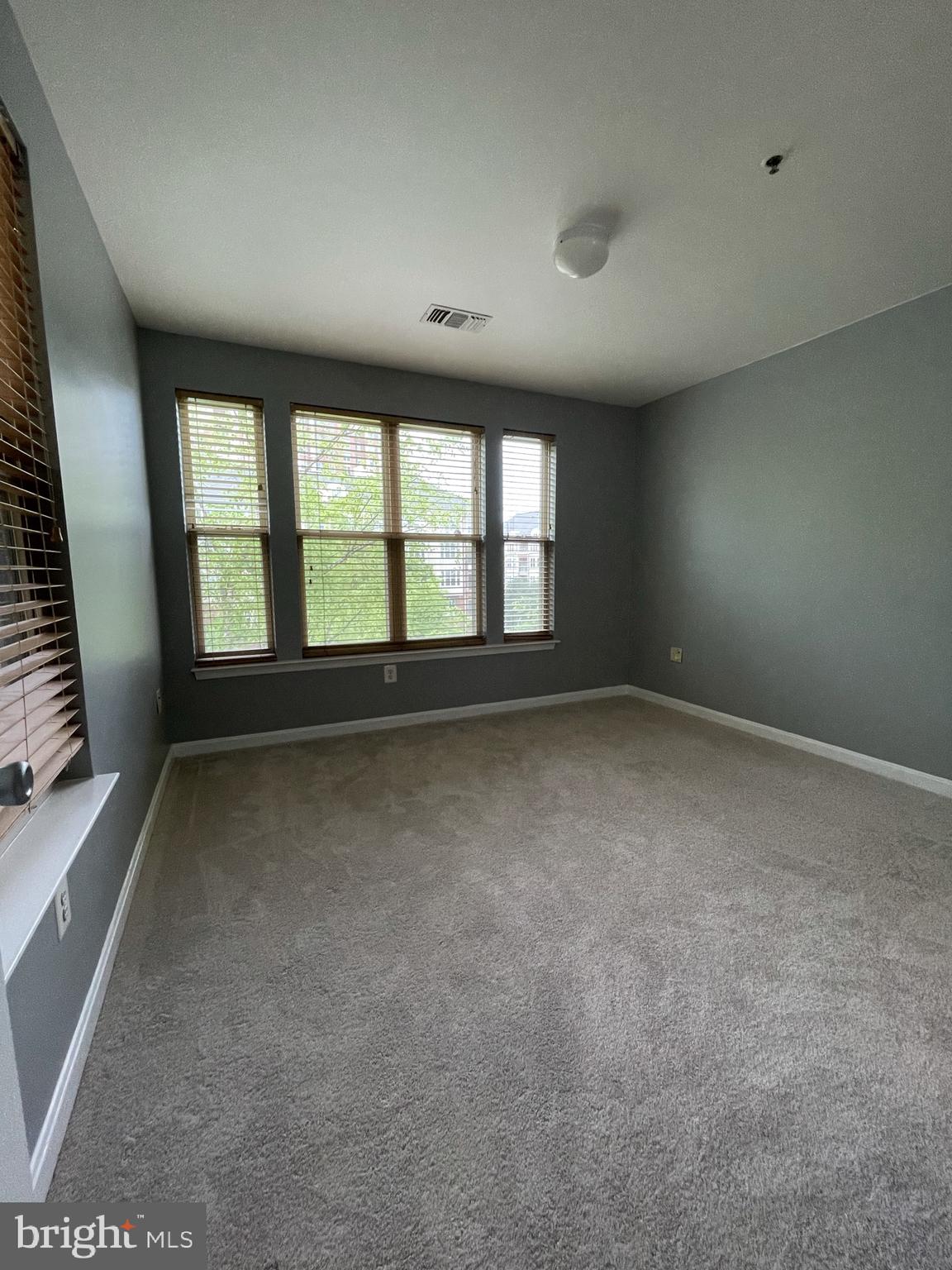 STRATFORD PARK - Residential Lease