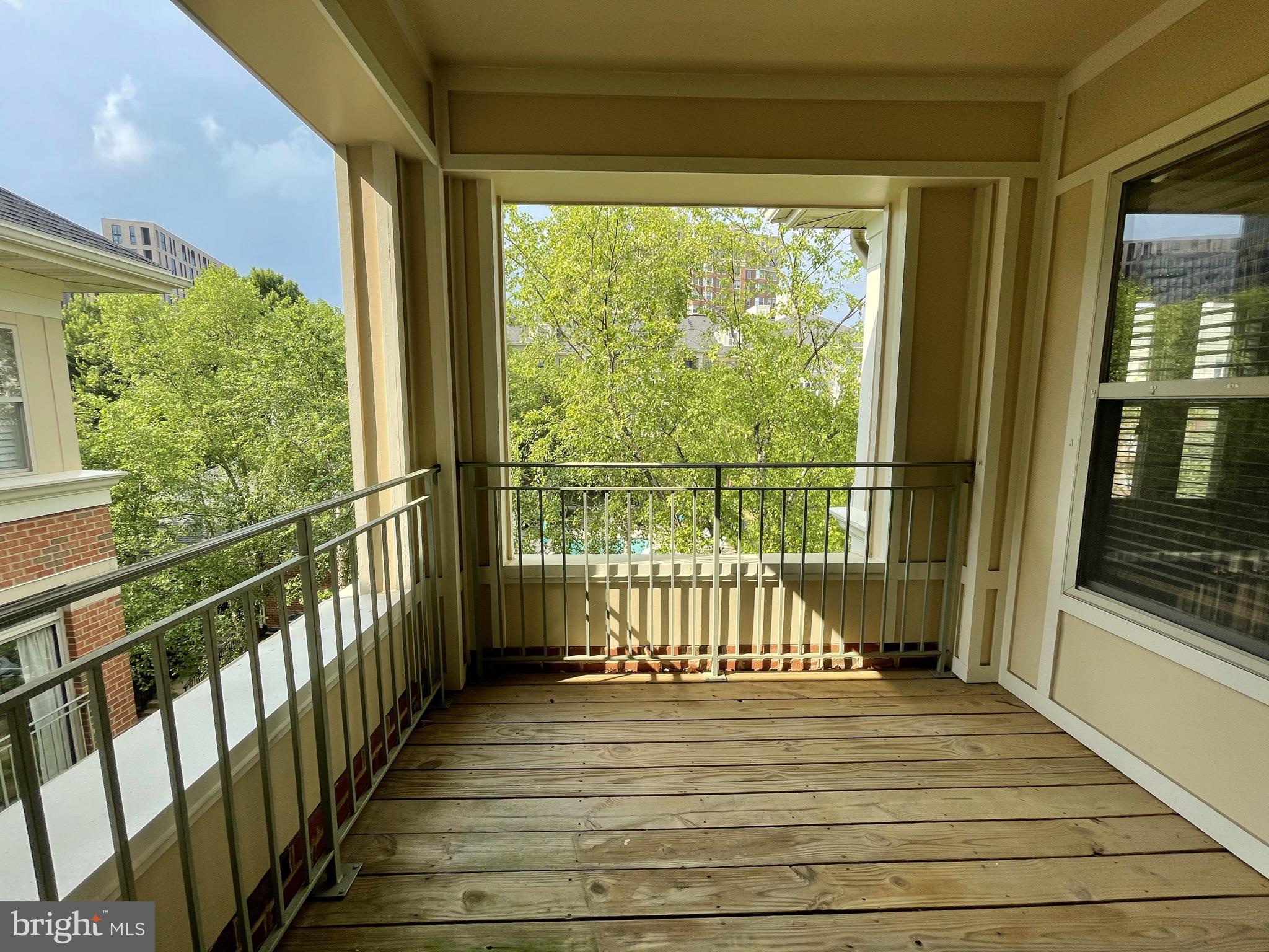 STRATFORD PARK - Residential Lease