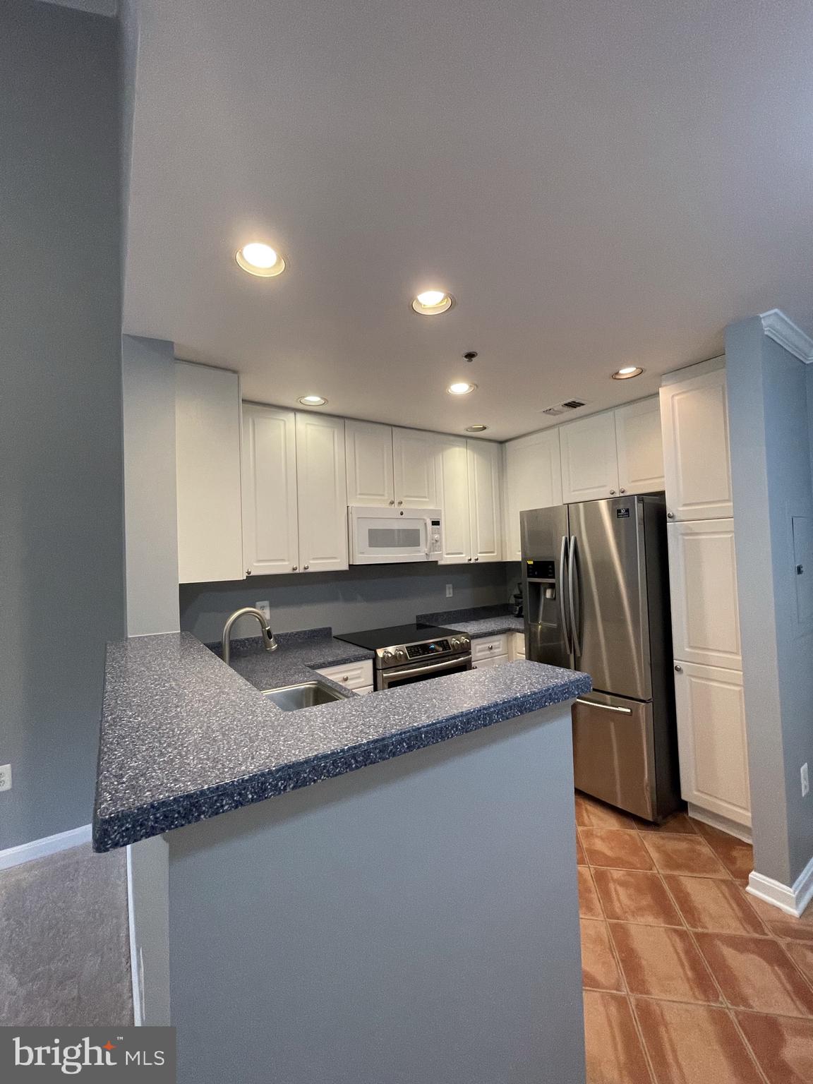 STRATFORD PARK - Residential Lease