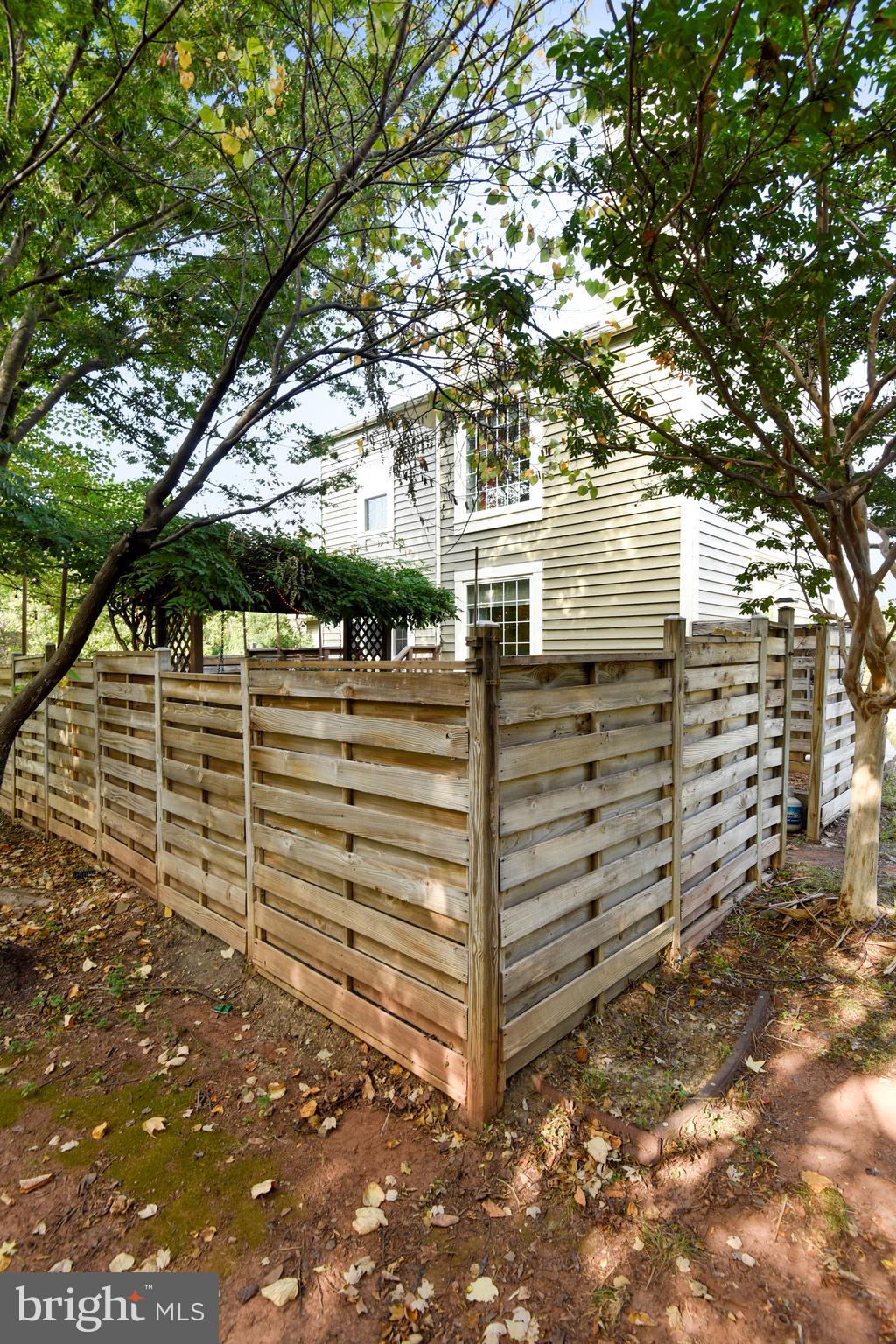 ASHBURN FARM - Residential