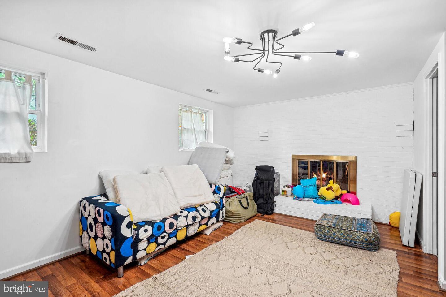 HUNGERFORD - Residential Lease