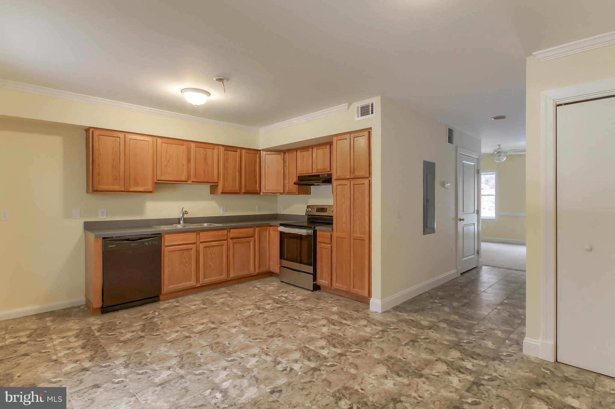 PETERSBURG COMMONS - Residential